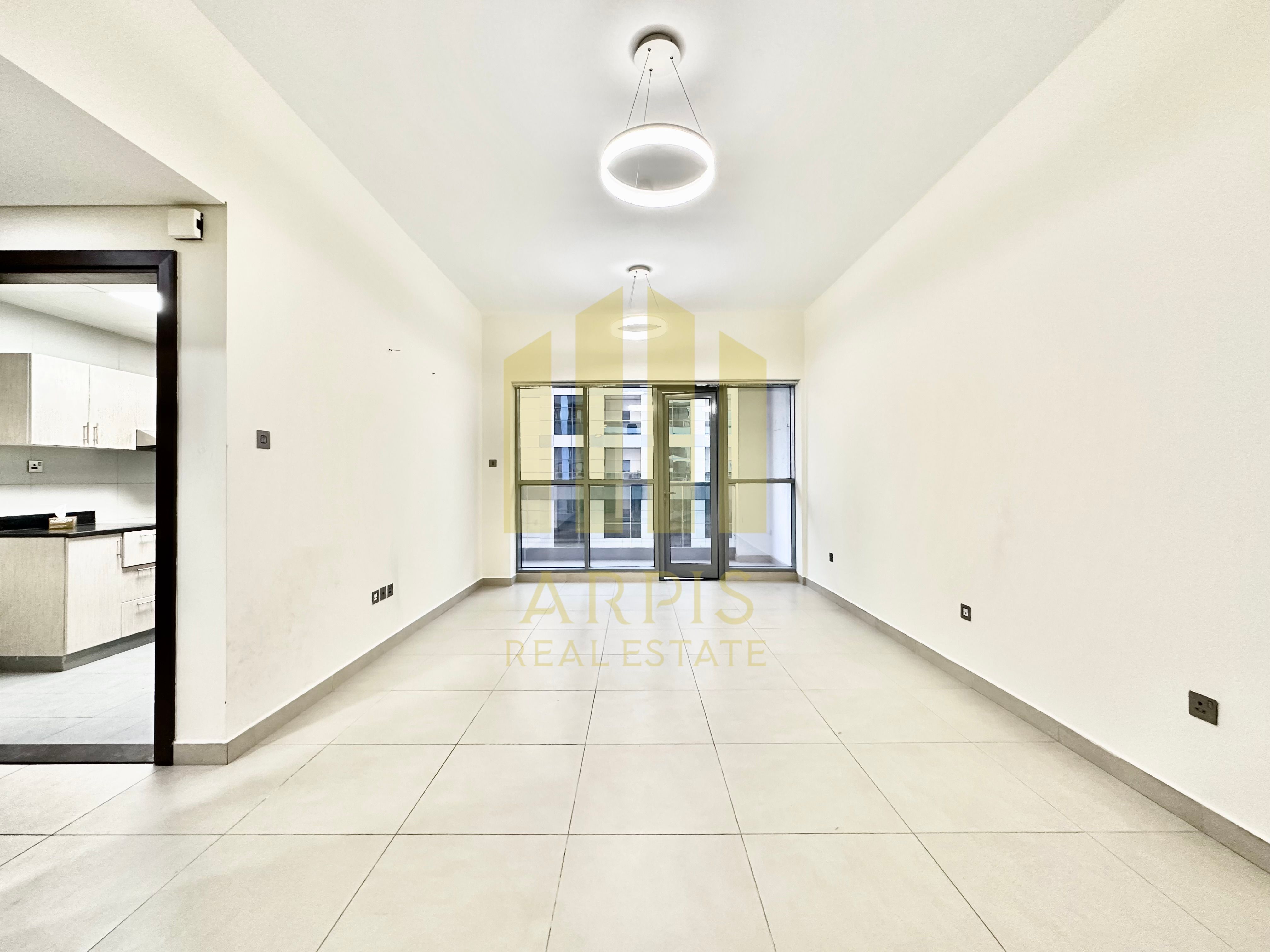 SPACIOUS 1 BEDROOM APARTMENT FOR RENT IN JUMEIRAH GARDEN CITY, DUBAI.