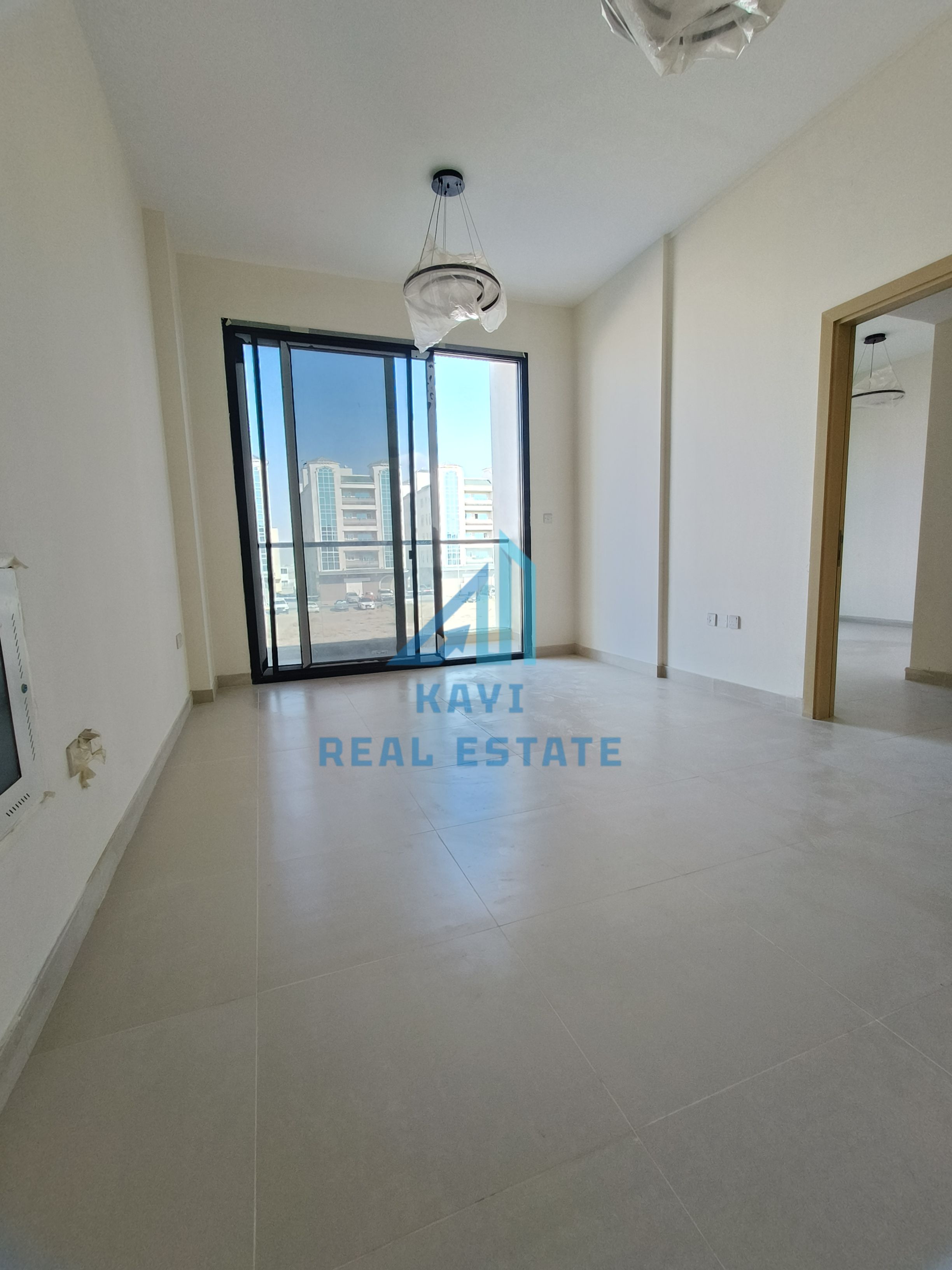 Luxury Meets Nature: Spacious 1-Bedroom Apartment with Garden Views