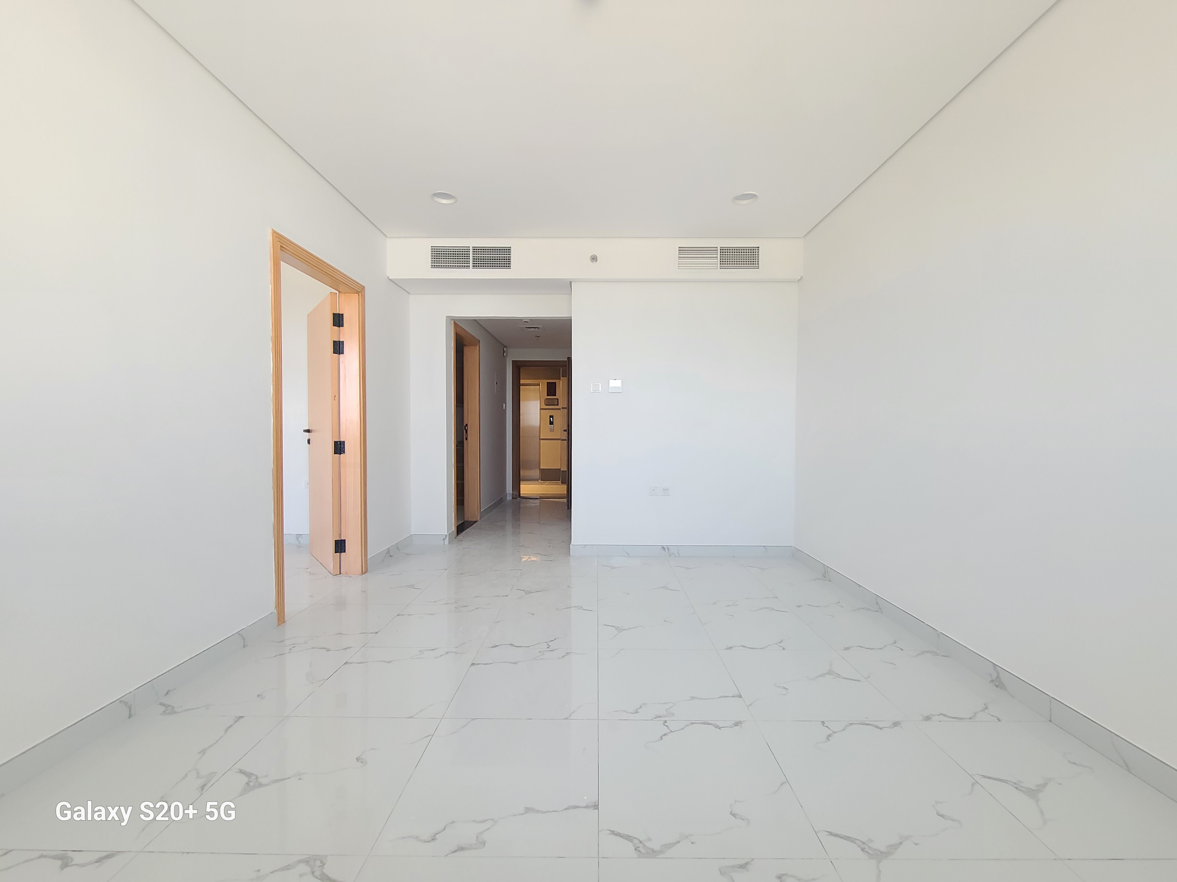 Brand new luxury 1bhk with balcony aljada area sharjah
