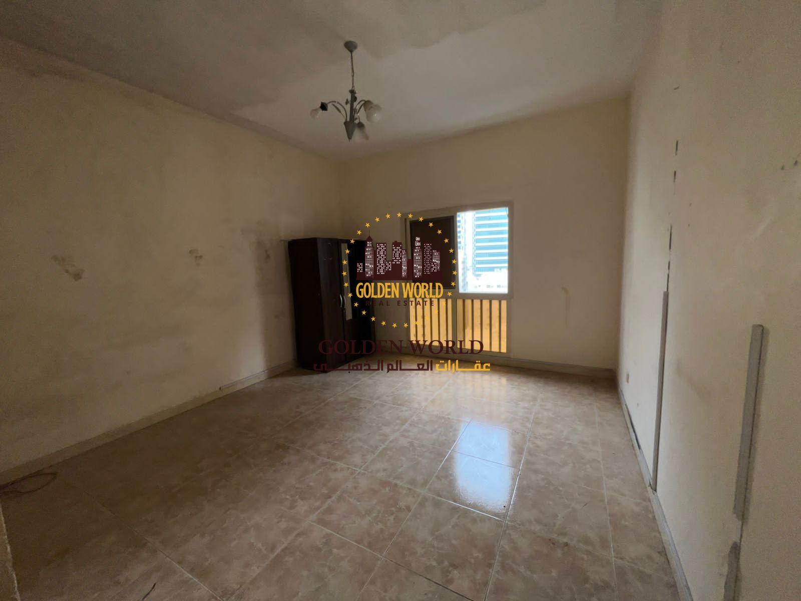 1BR master apartment for rent in Al Khan with sea view. Spacious layout, parking available. Flexible payment 4 or 6 cheques. Rent AED 39k, negotiable