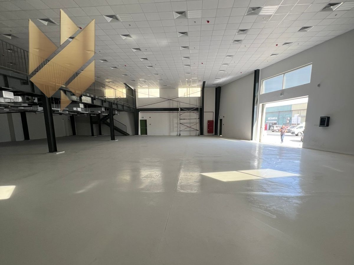 Largest Warehouse in Sharjah Industrial Area 17 Available for annual rent with an area of 17,000 square feet Electric power capacity of 200 kW