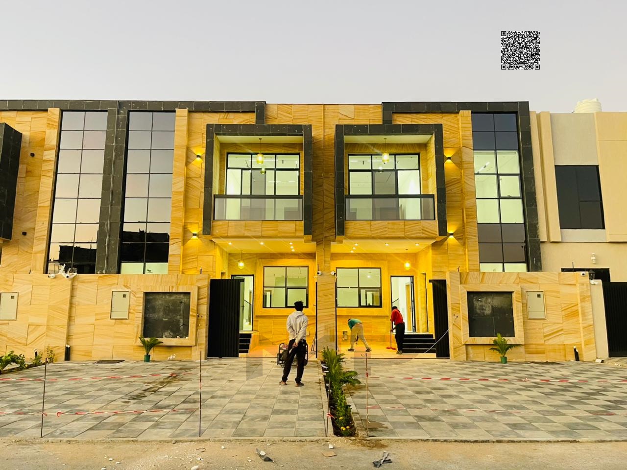 Luxury villa, price includes registration fees, near the mosque, best location