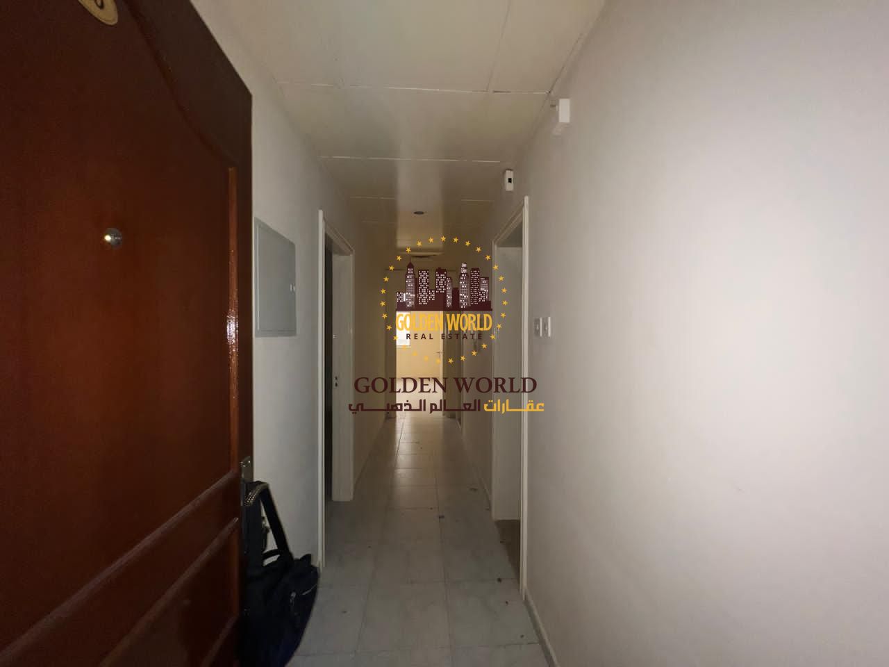 Clean 1-bedroom apartment with open view, practical L-shaped kitchen, great location near services and transport, ready to move in at a good price.