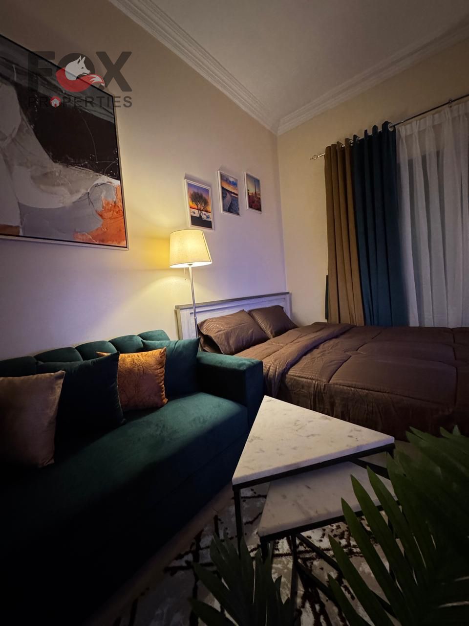 Furnished studio apartment for monthly rent, furnished to a high standard with modern furniture, at a reasonable price and with excellent space.