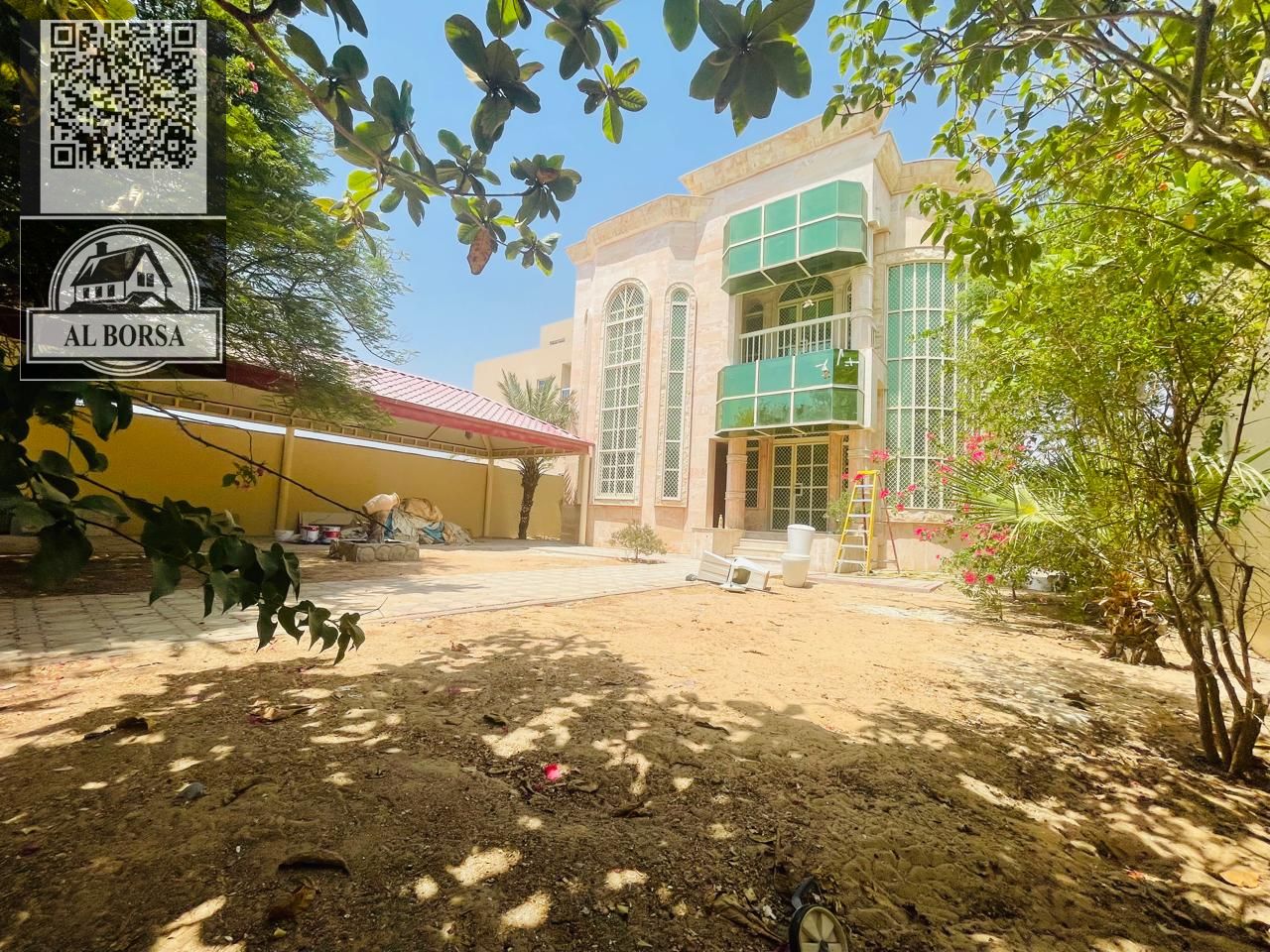 Villa for sale – Rawda 1, Ajman | 5 master bedrooms + majlis + 2 living rooms + maid's room | Side yard | Central air conditioning | Ready to move
