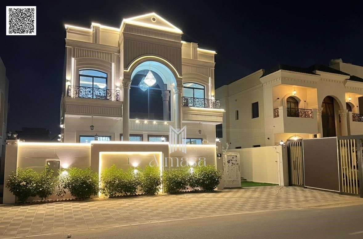 For sale: Villa with a classic design and very high-end, personalized finishing. Prime location close to all services.