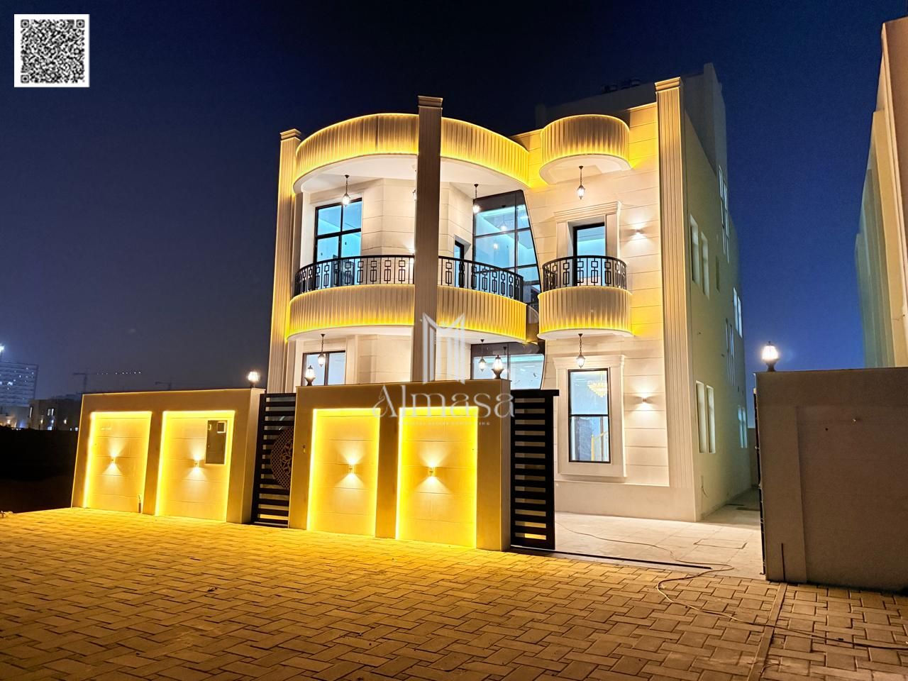 Own your dream villa, a palace-style design in a prime location opposite Azha Compound, with a price that includes registration and ownership fees. Lu