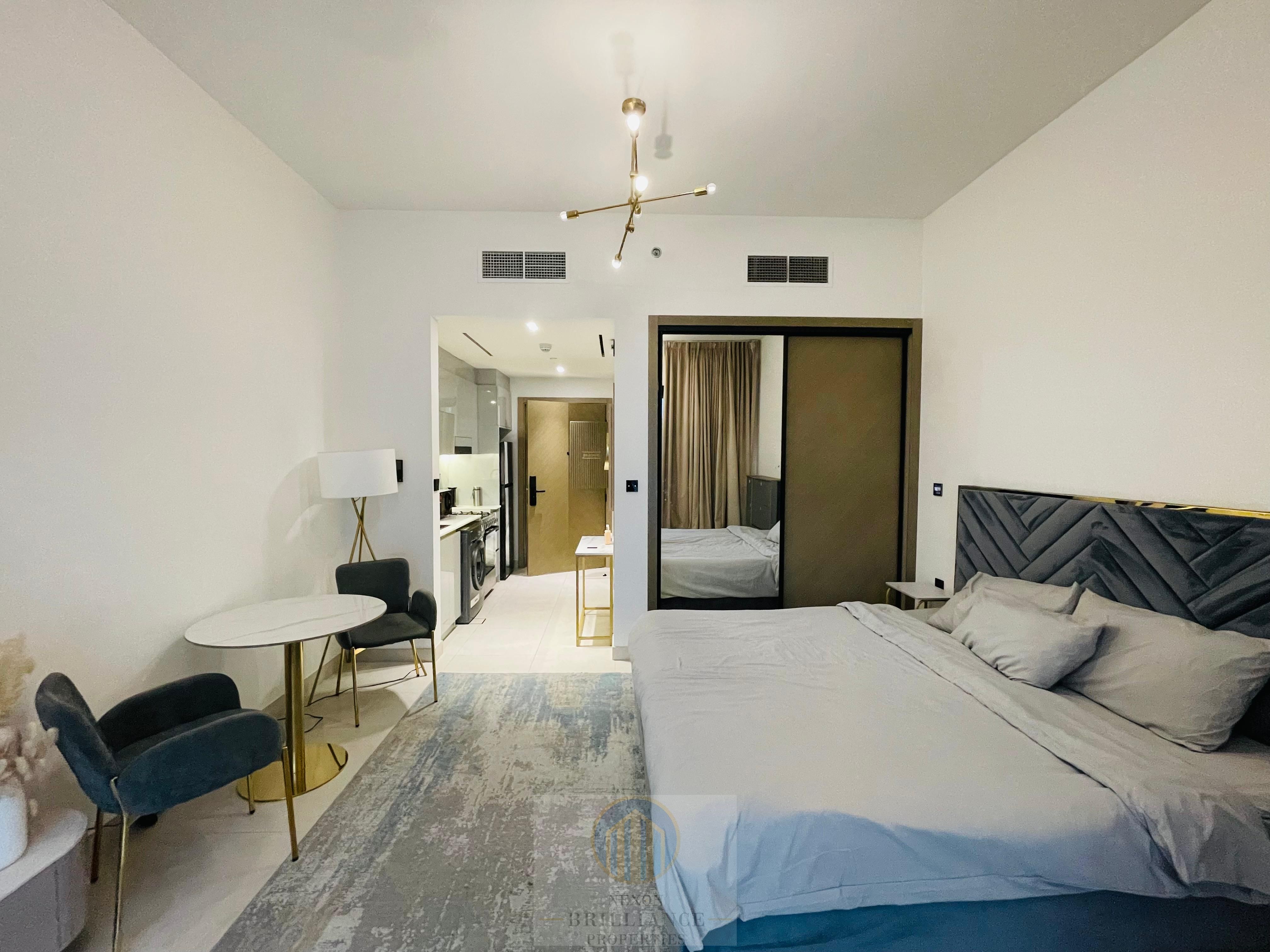 Canal View Living | Flexible Cheques | With Balcony