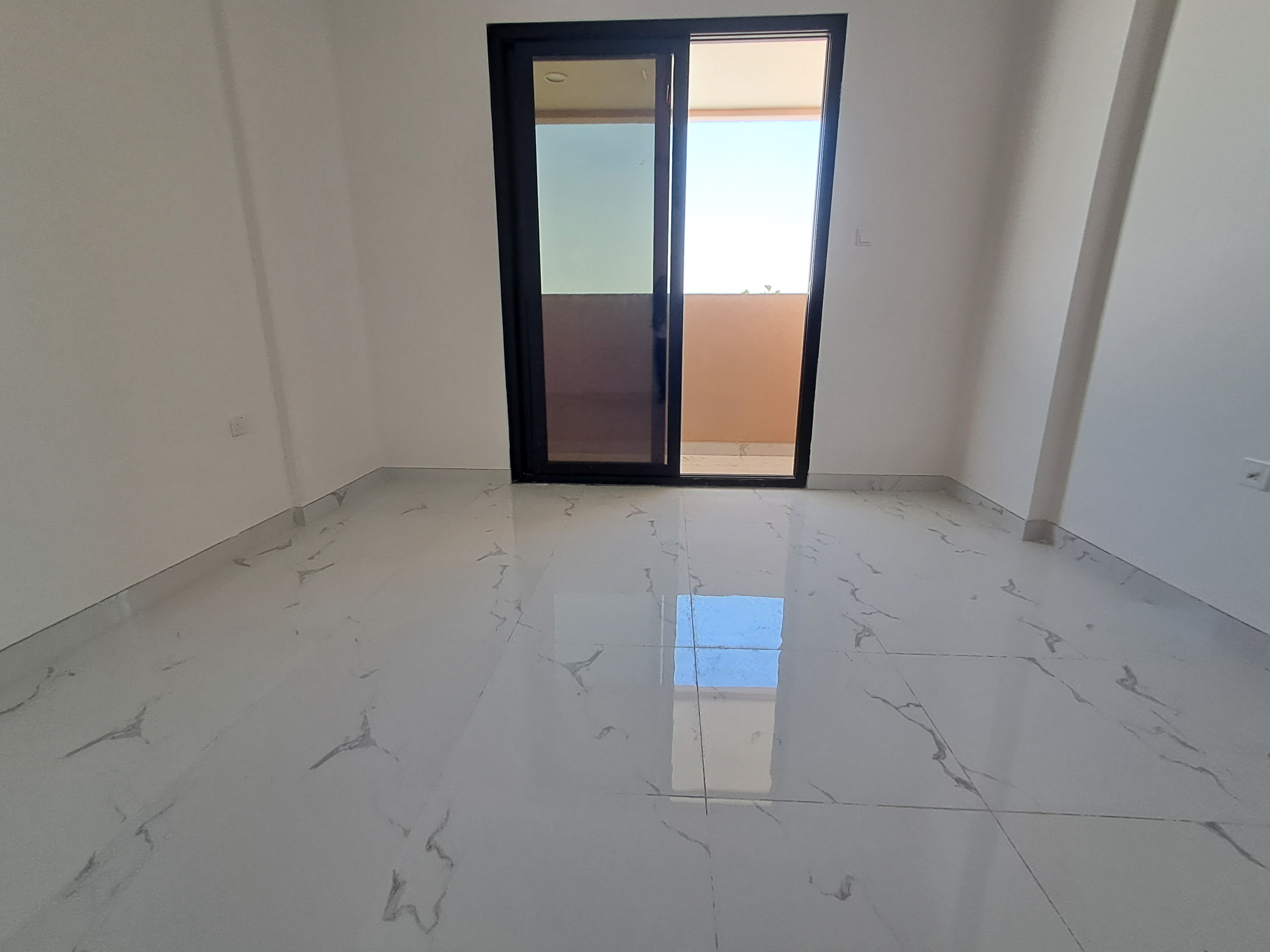 Brand new 1bhk with balcony 39k available