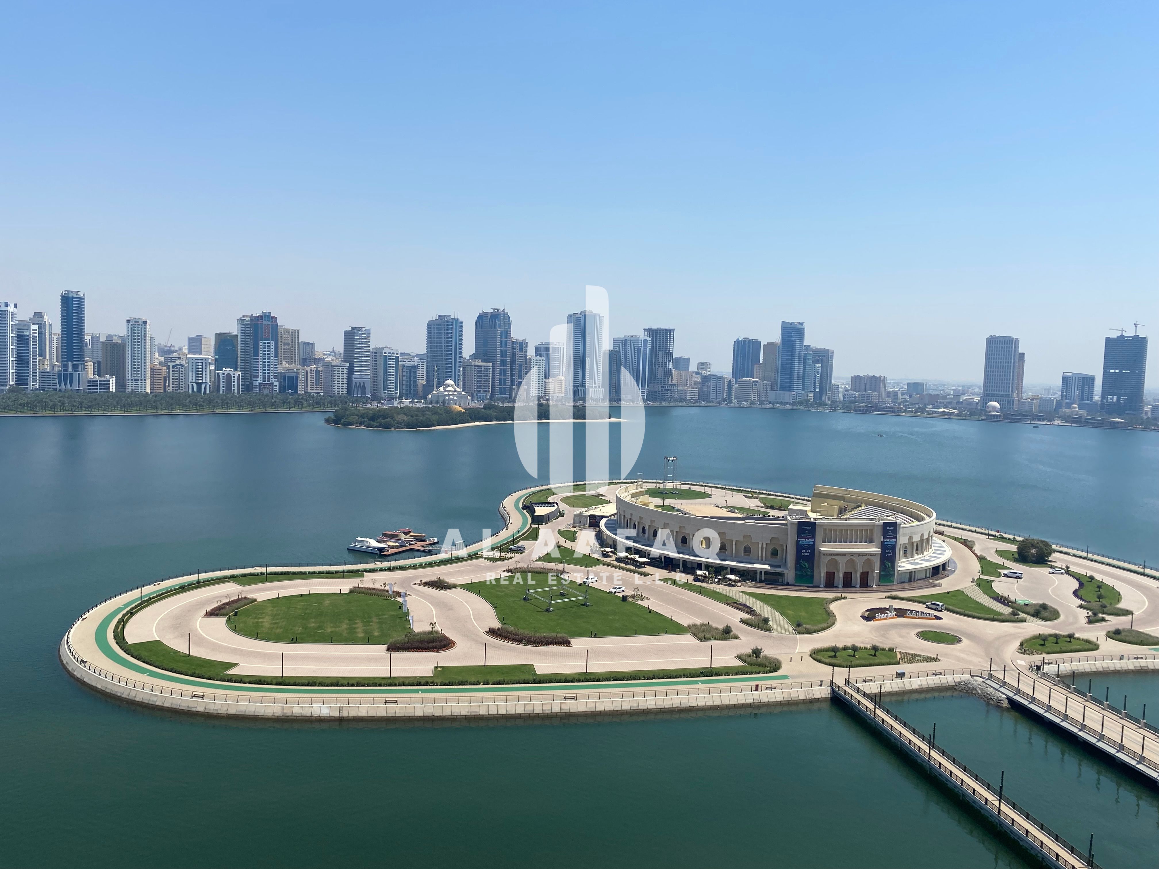 Spacious 3 BHK | Parking free | Maid room