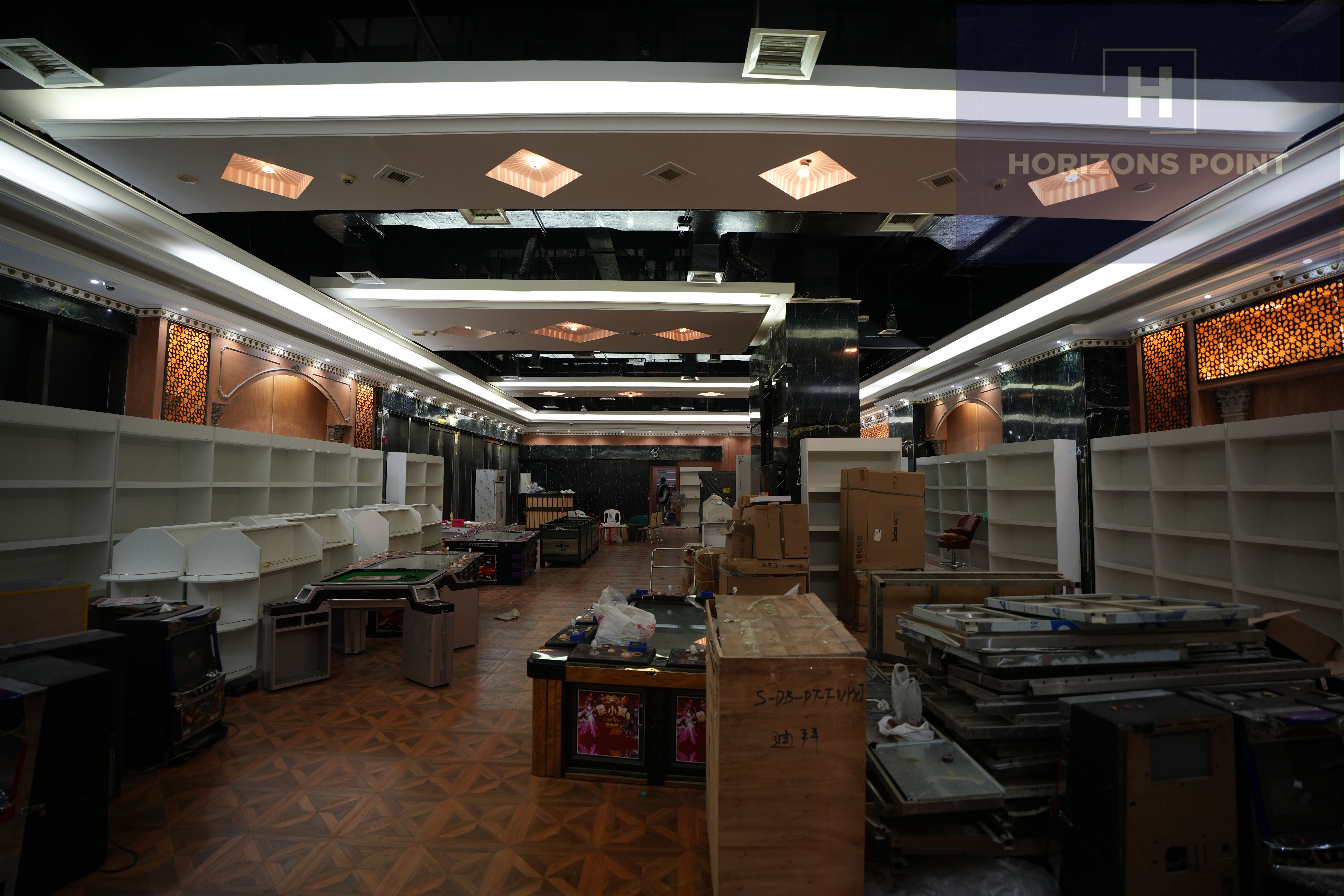 Ready Shop for Cafe/Resturant | Fully Fitted Large Size | 2 Sides Enterances