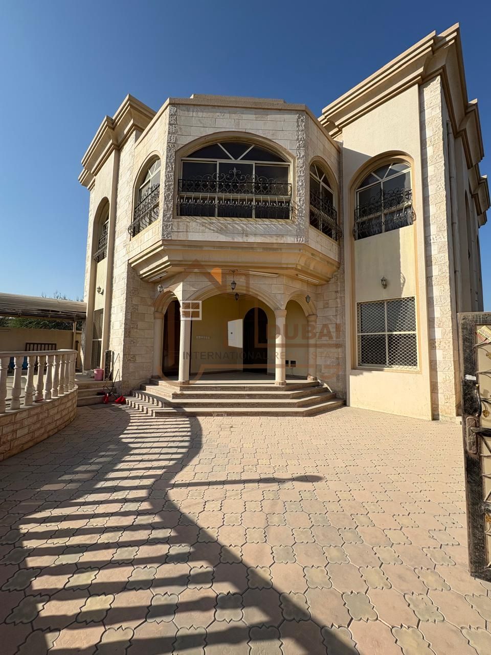 5BRs + Maids | Pool | Prime Location in Qussidat