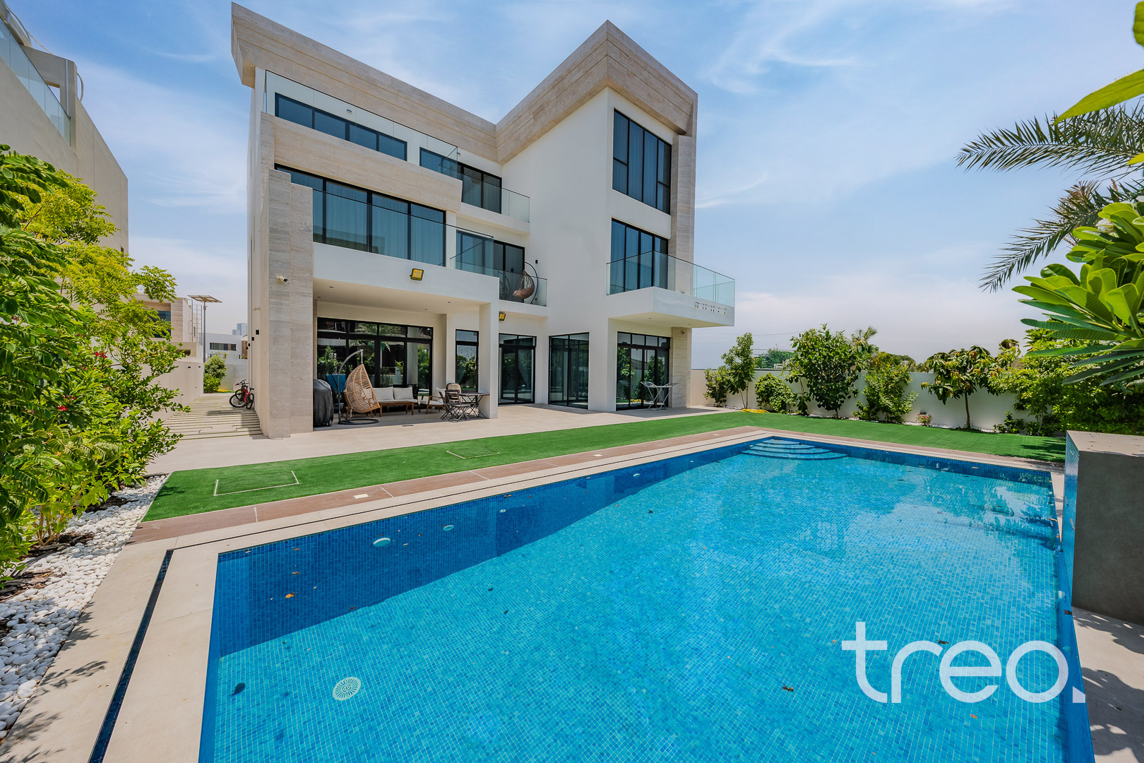 Custom Built | 7 Bedroom | Vacant | Internal