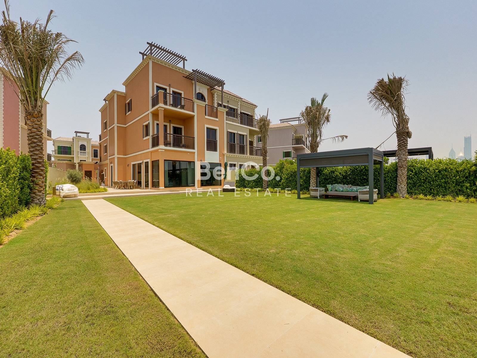 Sea View | Fully Upgraded | Vacant