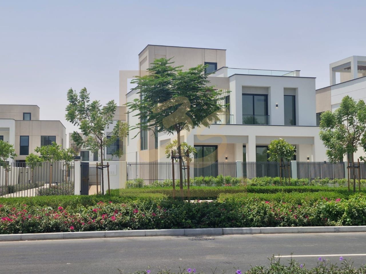 Corner Unit | Huge Plot | Ready to Move
