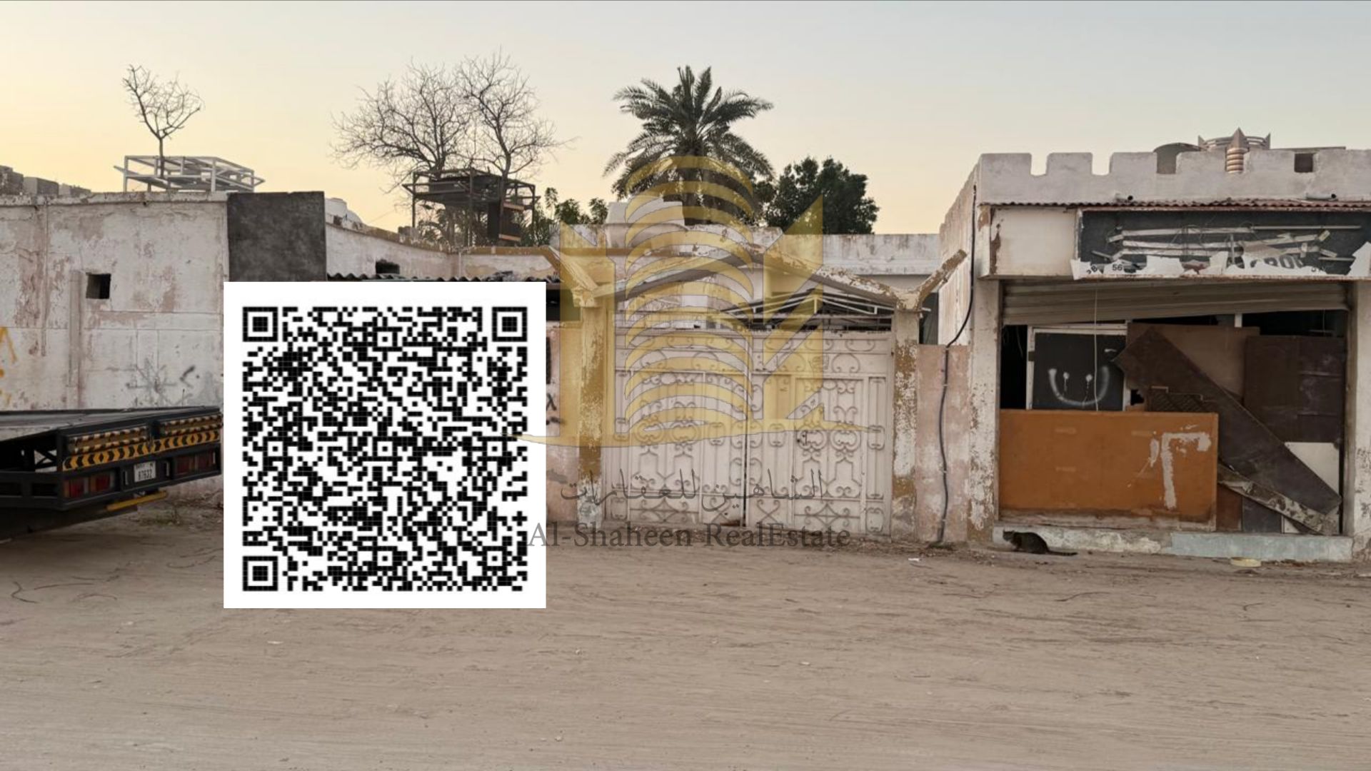 For sale in Sharjah, Al Sabkha area. Land area: 8,000 sq ft. Corner location. The house has approximately 5 bedrooms, 4 bathrooms, and a garage. The house is older and can be renovated or demolished. Very close to all services. Mosques, Quran memorization
