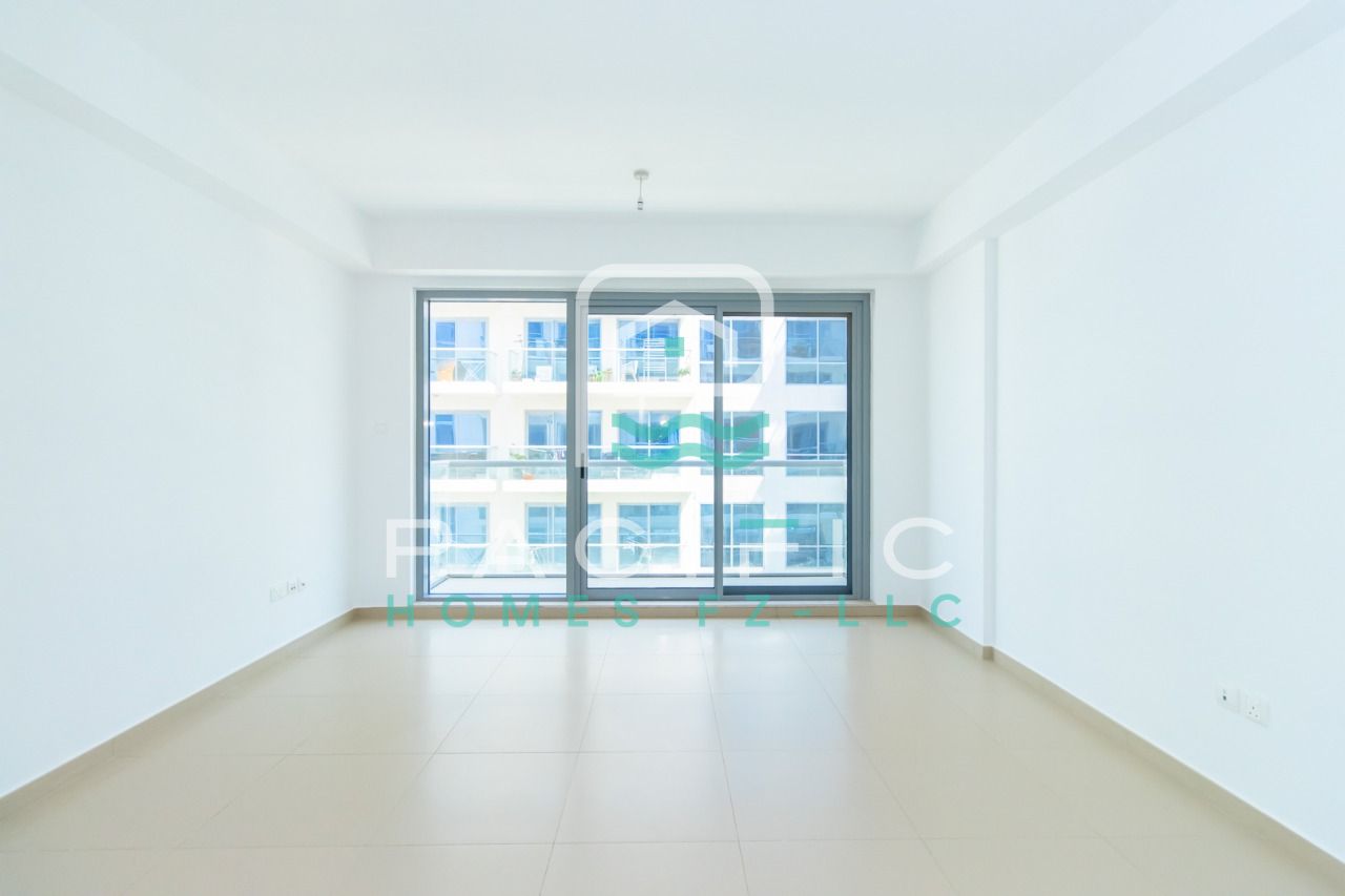 BEACH FRONT LIVING| BEST PRICE |UNFURNISHED STUDIO