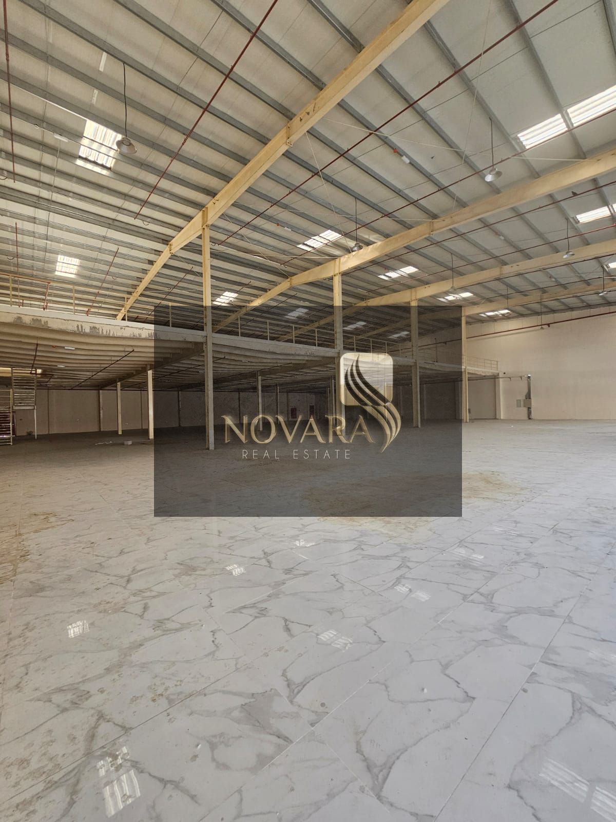 Showroom for rent in Al Jurf Ind. 3 on main road, 31,000 sq. ft with mezzanine, 100kW power, AED 1.5M