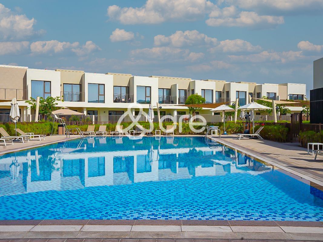 SINGLE ROW | CLOSE TO AMENITIES | BRAND NEW