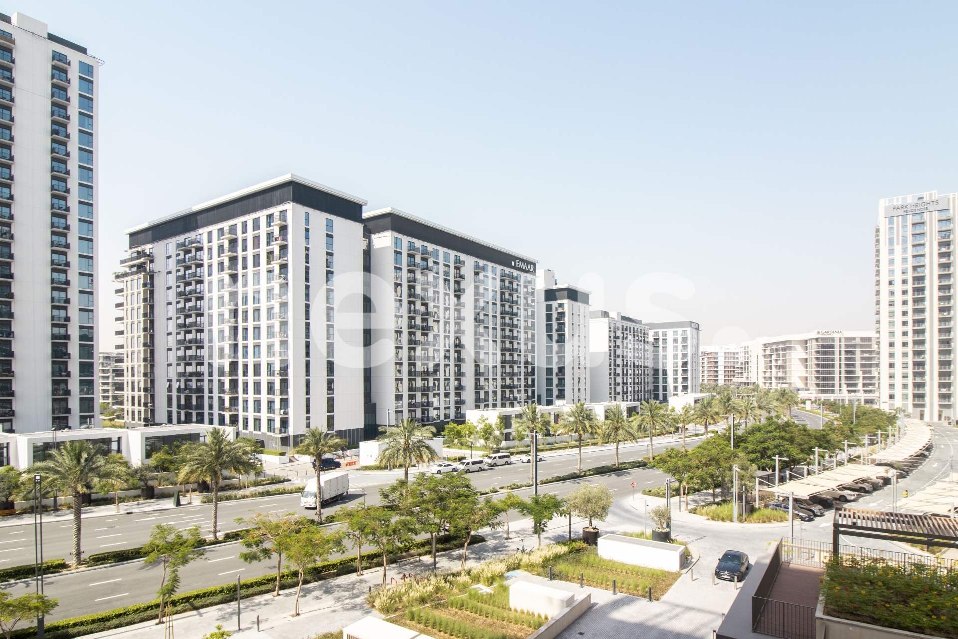 Corner | Boulevard View | Vacant | Bright