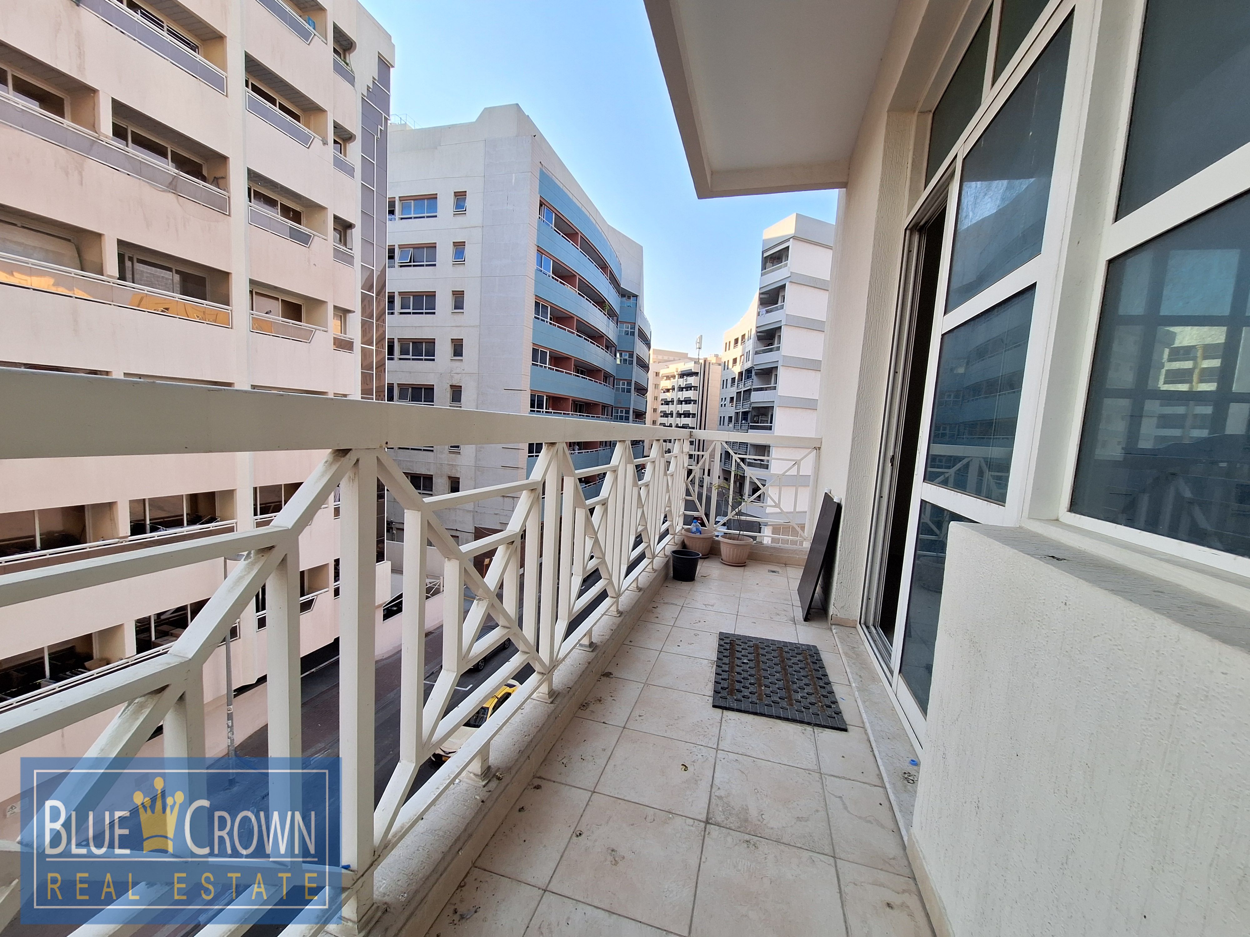 SPACIOUS 3B HK + MAIDROOM / BEST PRICE / ROAD VIEW