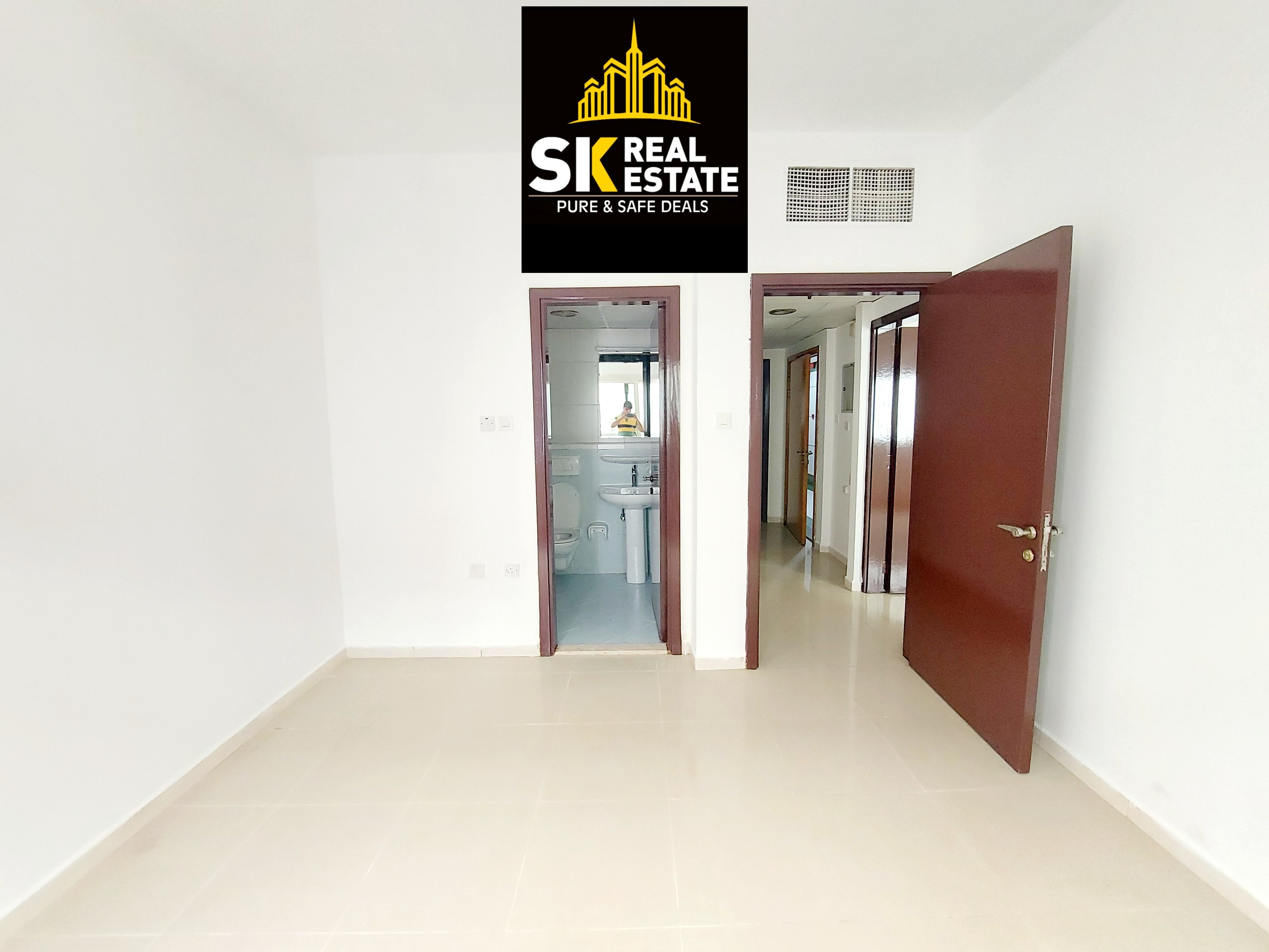 LUXURY 1 BHK IN 37K IN 4 CHQS WITH MASTER ROOM _ ONLY FOR FAMILY