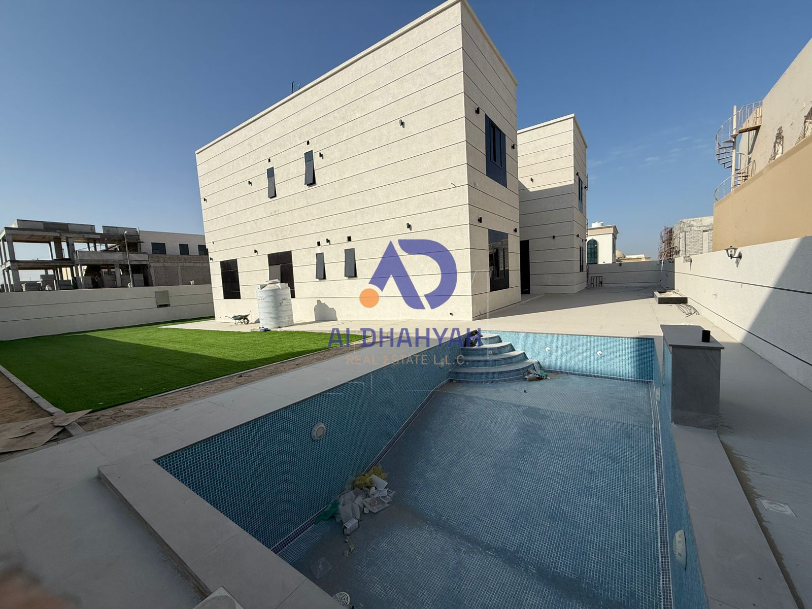 Luxury villa for sale in Al Hooshi, 10,000 sq ft