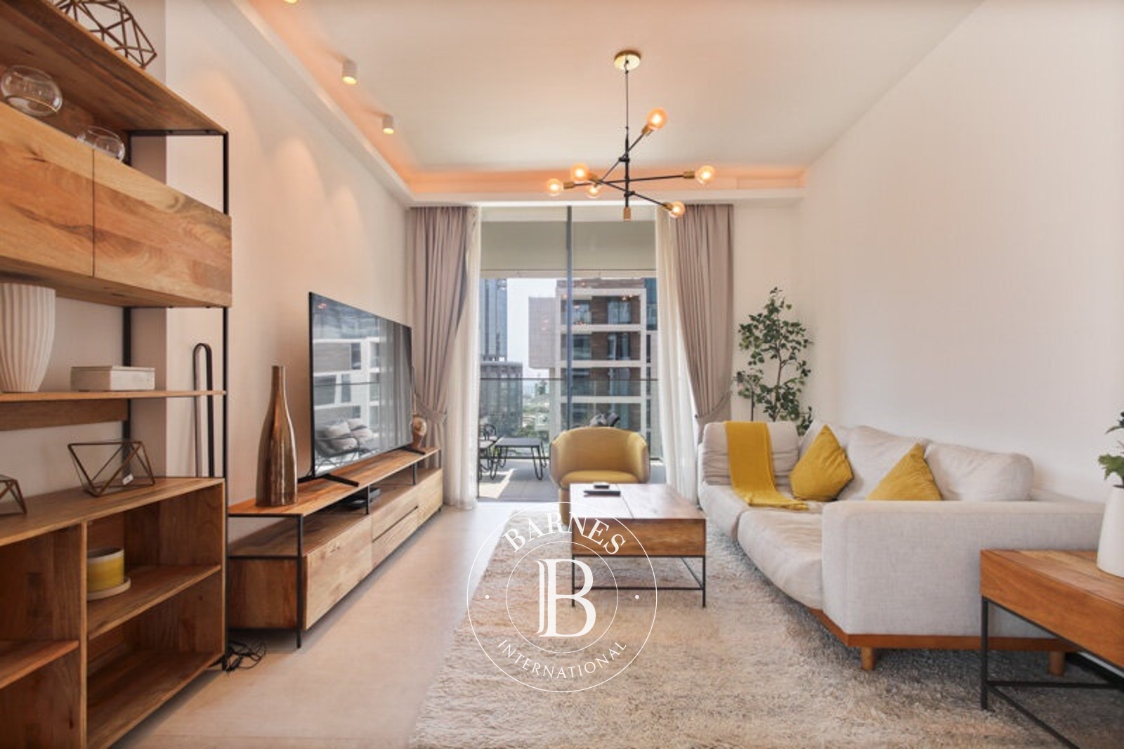 Furnished | Amazing Interior | Large Layout