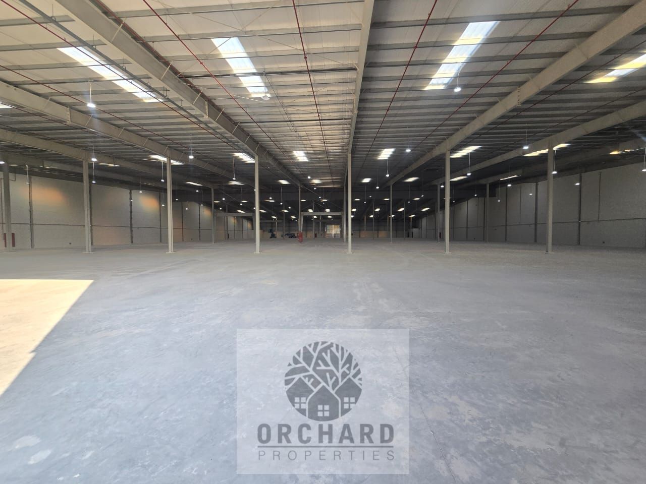 "Large Warehouse for Rent | 95,207.58 Sqft | 35kW | AED 2,856,227.4/yr - Umm Al Quwain Industrial"