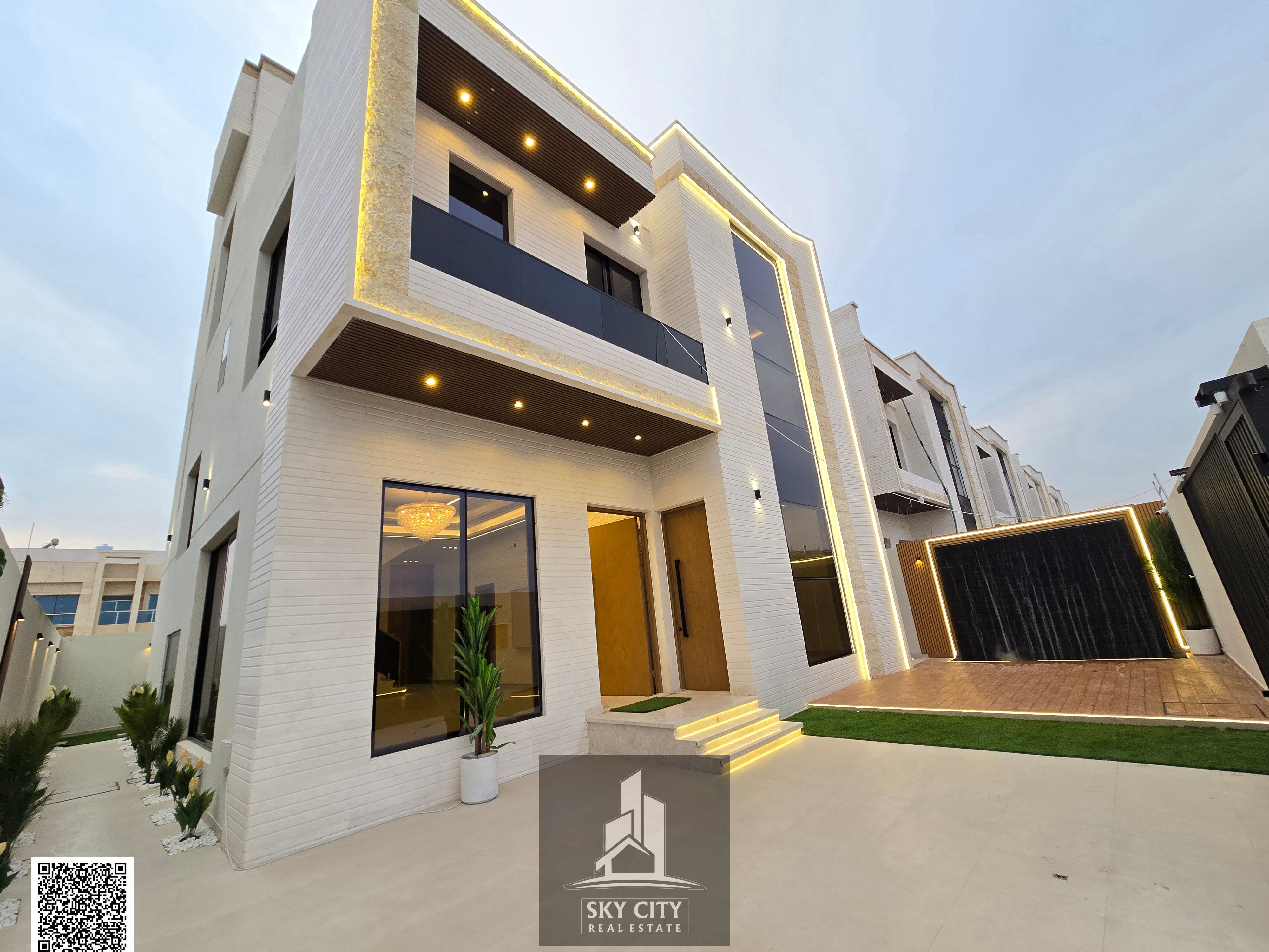 Own a hotel villa in the heart of Ajman, Al Zahia area, behind Al Qabail Mall. 5 rooms, 3 floors, super deluxe finishing, central air conditioning, next to a mosque, directly from the owner, including registration fees