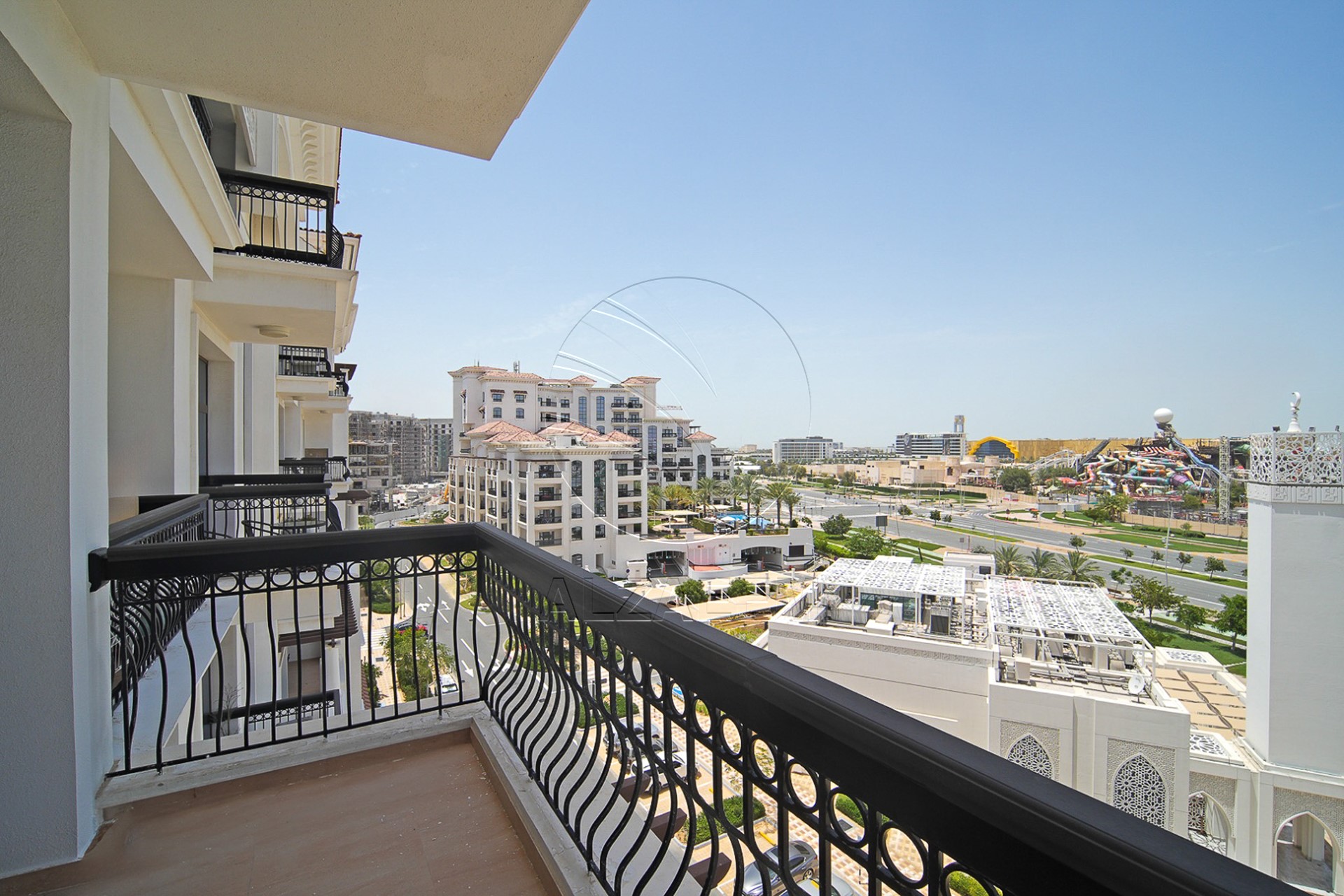 √Waterworld and Ferrari Views | Premium Location√