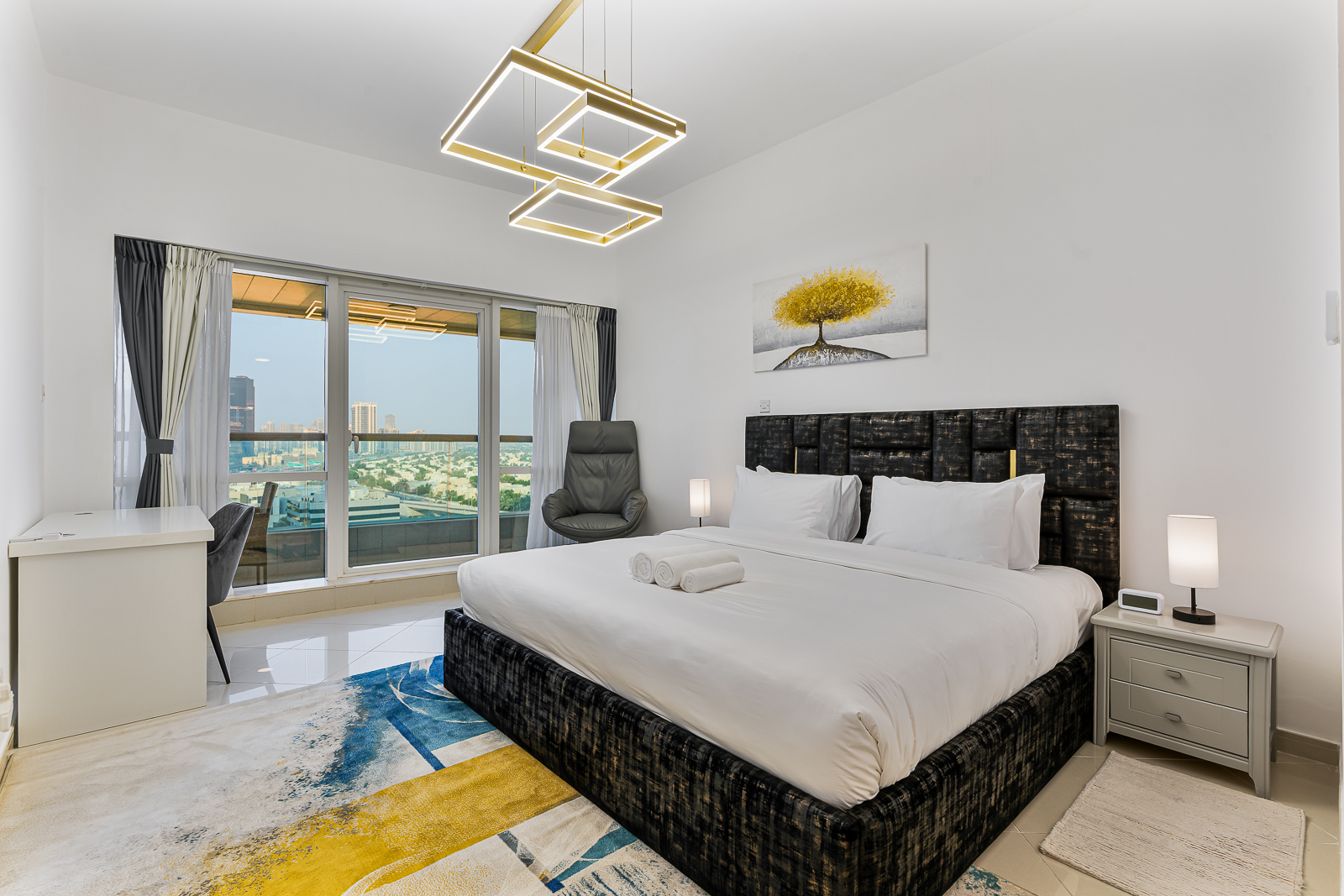 Chic 4-Sleeper near JBR Beach & Dubai Marina Mall | Furnished | Flexible term