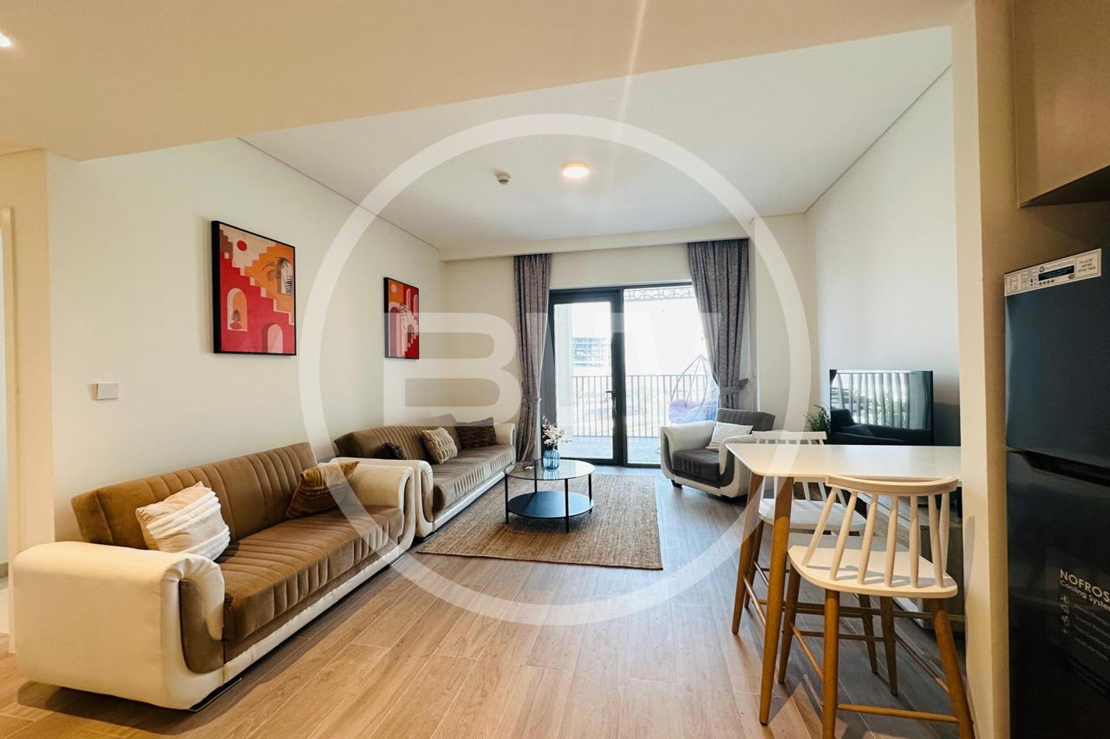 Fully furnished | Low floor | Available now