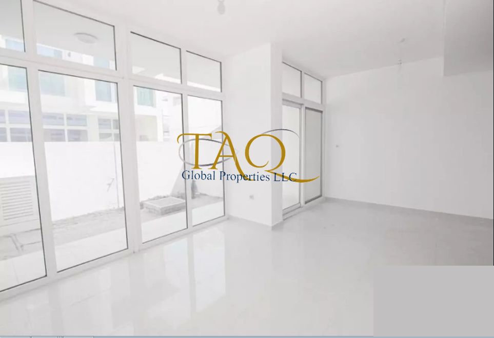 CORNER 3BR TOWNHOUSE WITH L SHAPE GARDEN