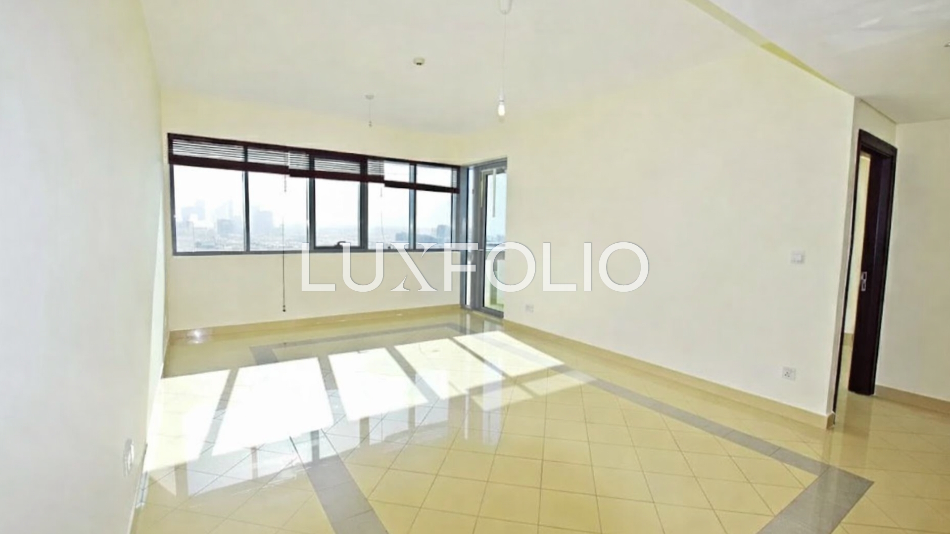 Large 1 Bedroom | Vacant now | 990 Sqft