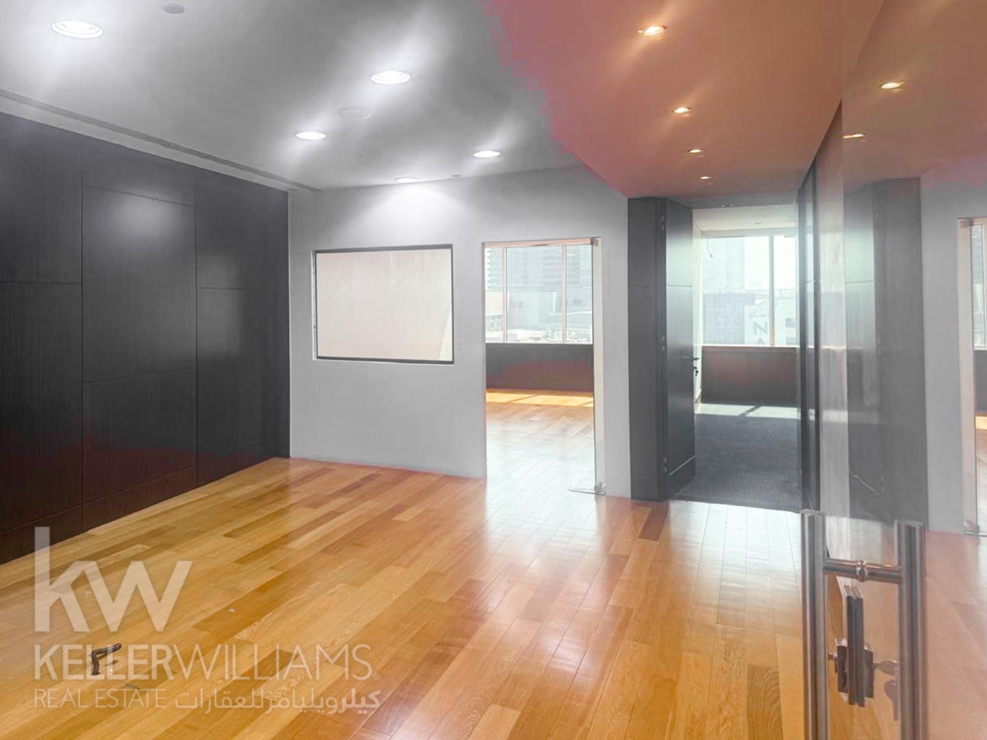Facing Metro | Fully Fitted | Chiller Free