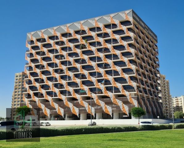 HOT DEAL | BRIGHT & SPACIOUS | READY TO MOVE IN