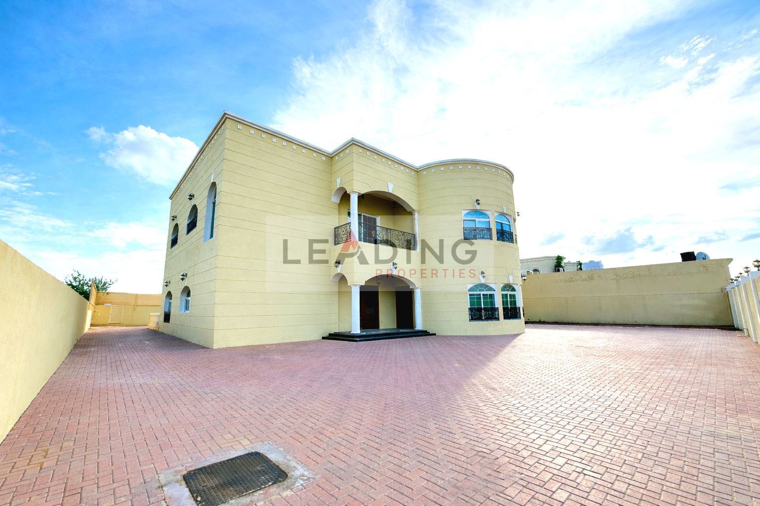 "Elegant 6-Bedroom Family Villa"