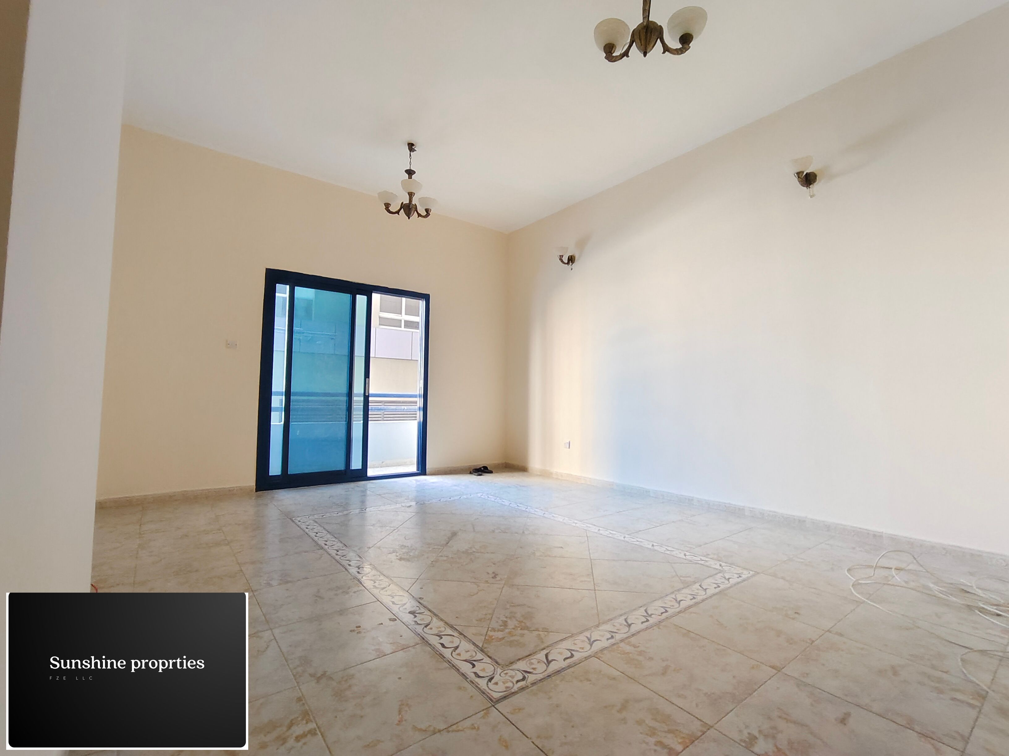 Lavish 2bhk with parking AC free