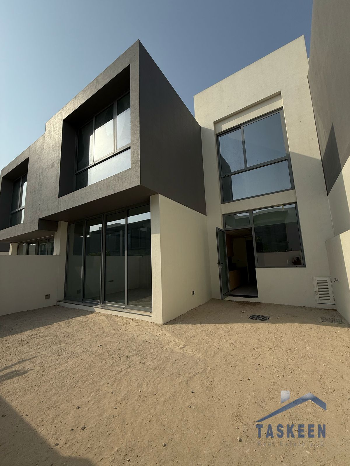Townhouse in Wasl Gate Spacious 3BR + Maids