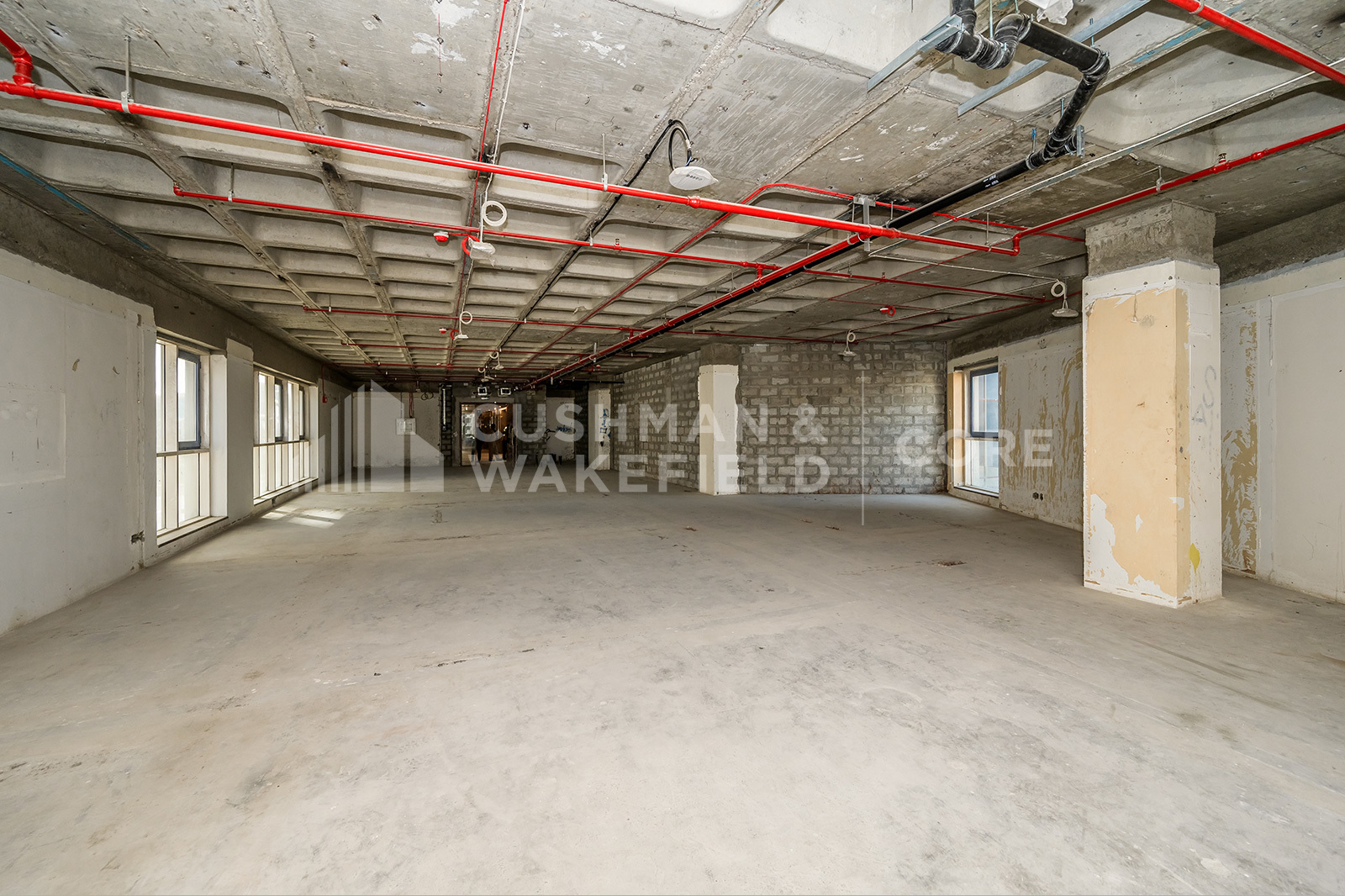 Easily Accessible | Full Floor Unit| DED License