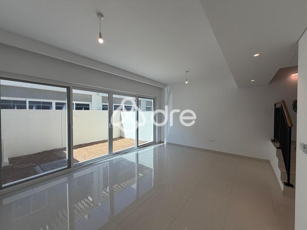 Brand New 3-Bed Townhouse with Roof Terrace