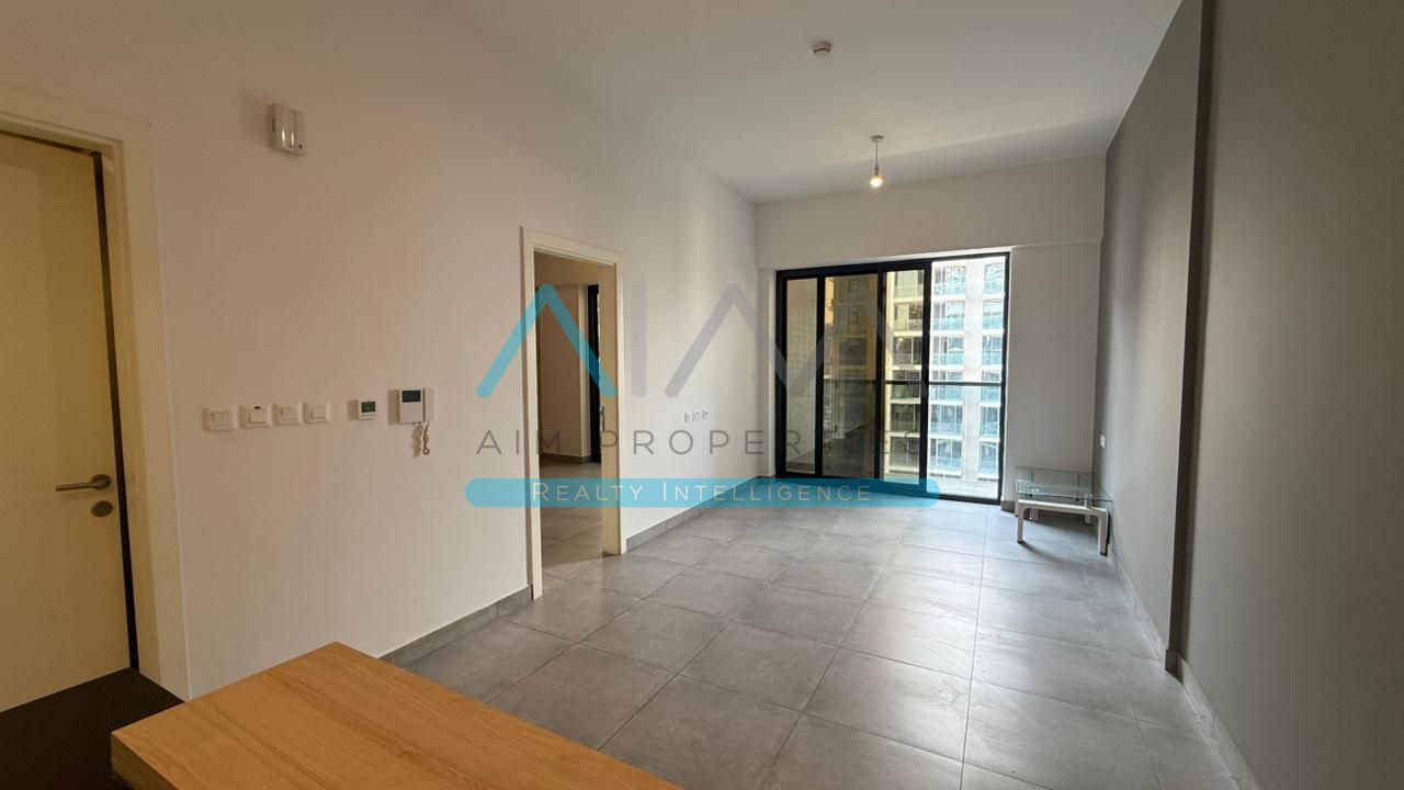 Amazing 1BR Plus Study With 2 Full Bathrooms In Prime Location