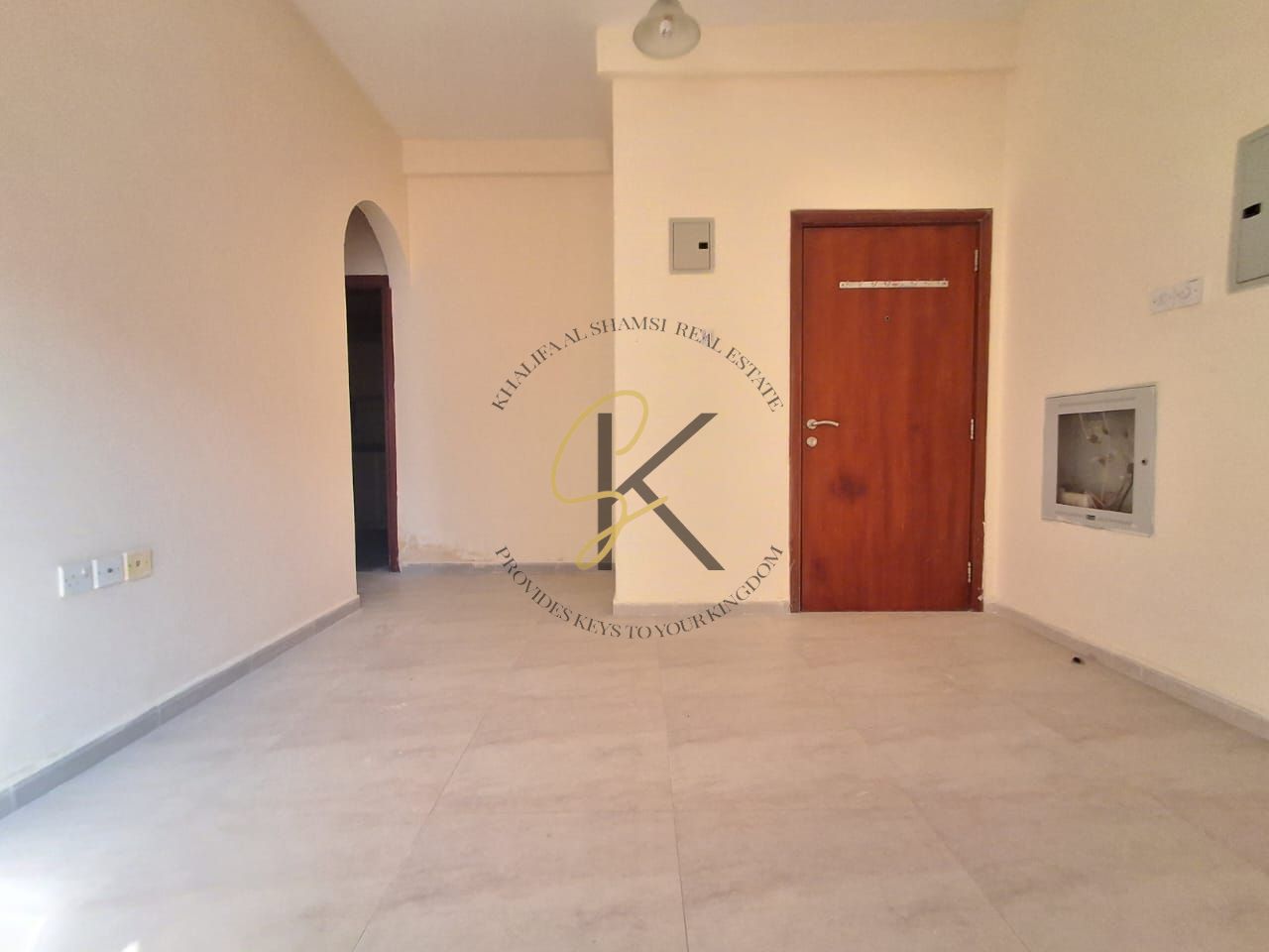 1bhk Best prime location in Muwaileh sharjah full faimly on the road building