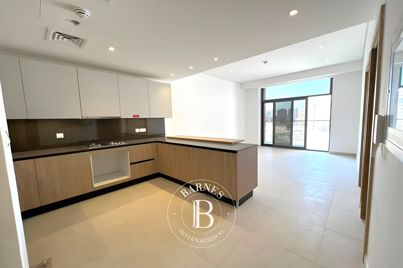 Large 1BR plus Storage | Modern Unit | Pool View
