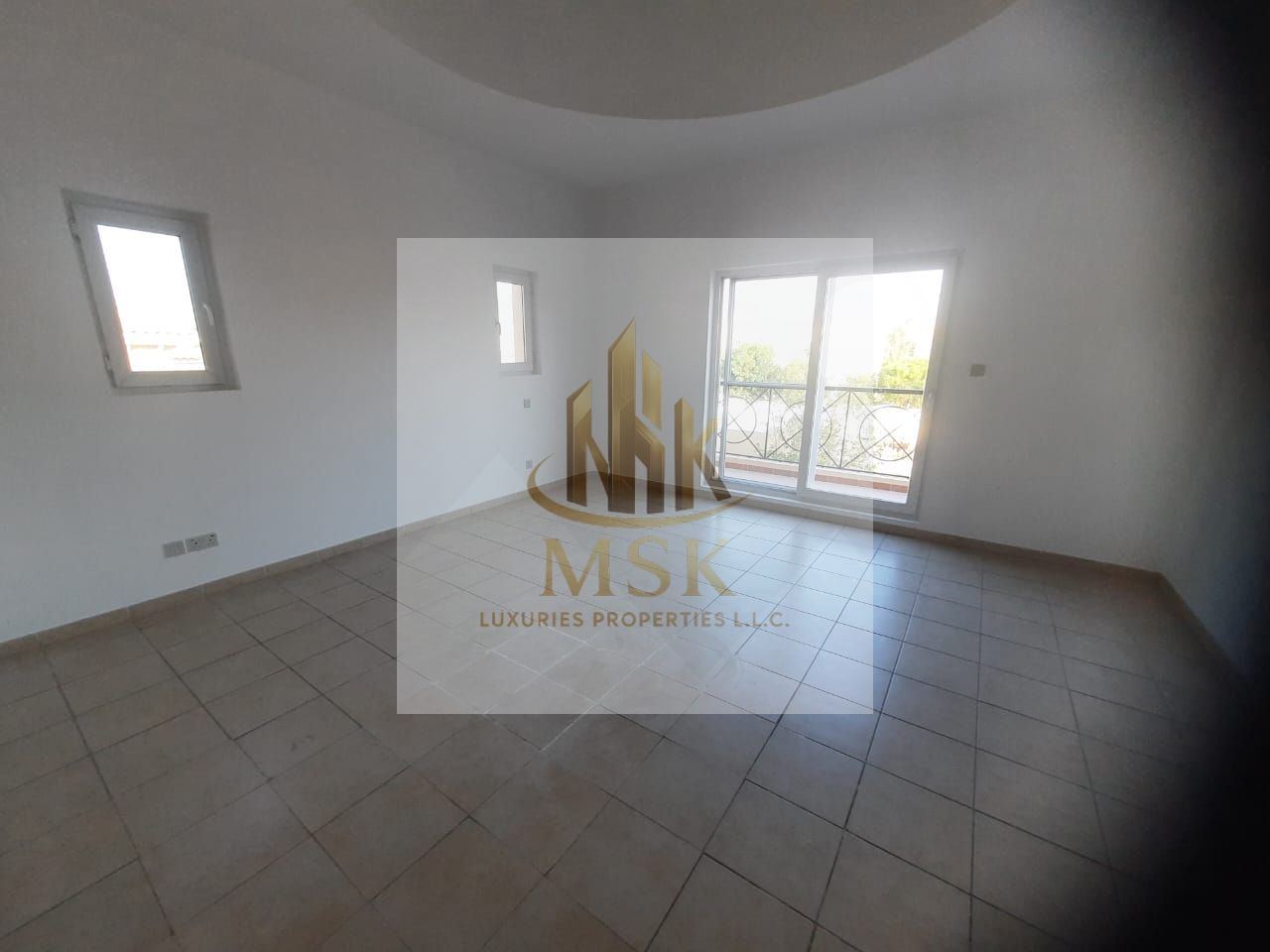 specious 5BR | Maids room I Independent New Villa I Ready to Move just 300k