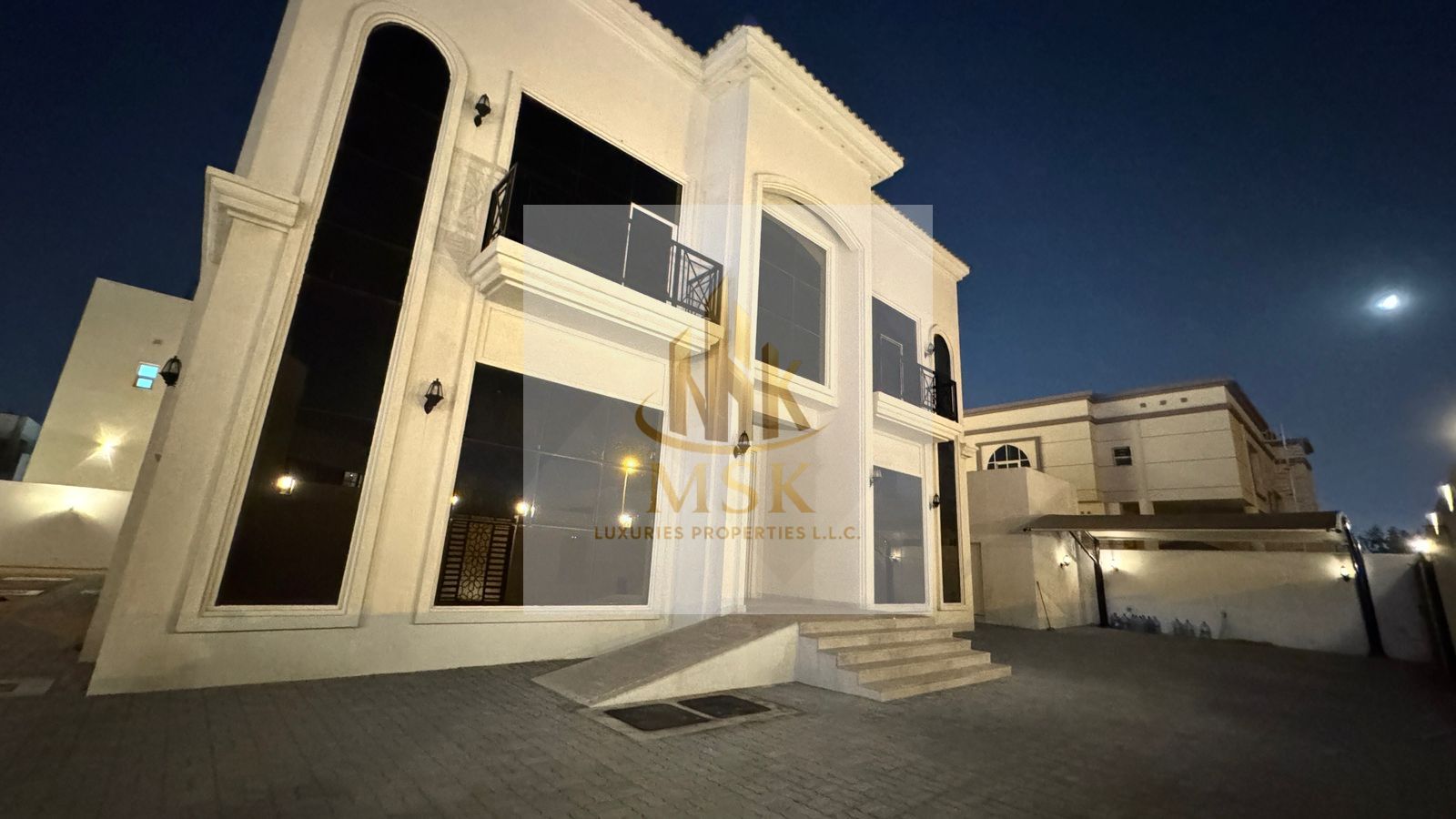 WELL KEPT VILLA SURROUNDED BY GREENERY | MODERN | 6BHK | OUTSIDE PORTION | MASTER KITCHEN | LUXURIOUS AMENITIES | NEAR BUSINESS BAY | READY TO MOVE IN