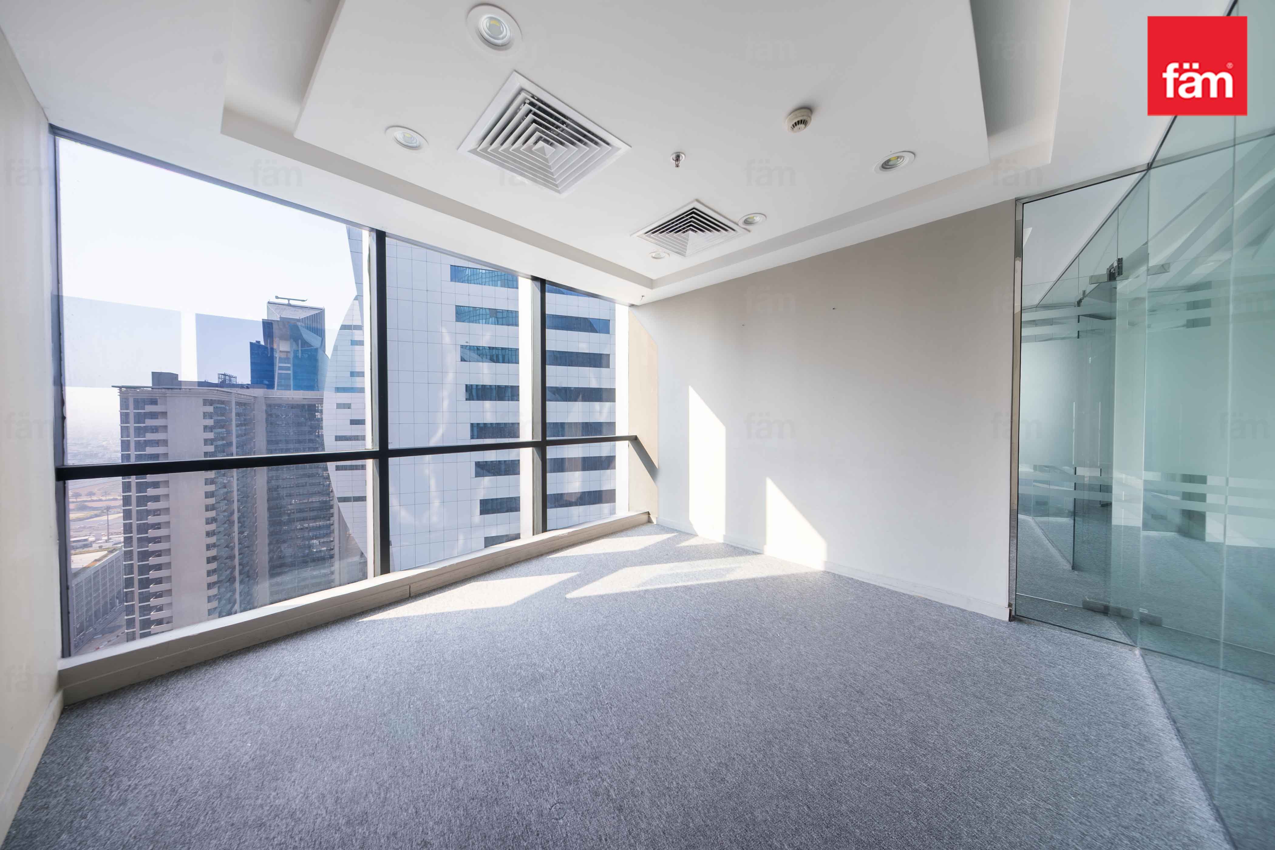 EXCLUSIVE | VACANT | FITTED | NEAR METRO