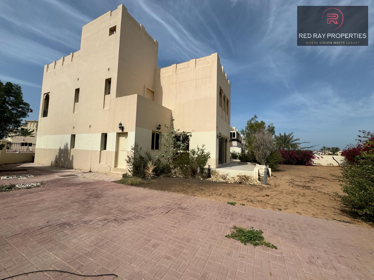 4BR + Maid Villa in Al Hamra Village for Rent