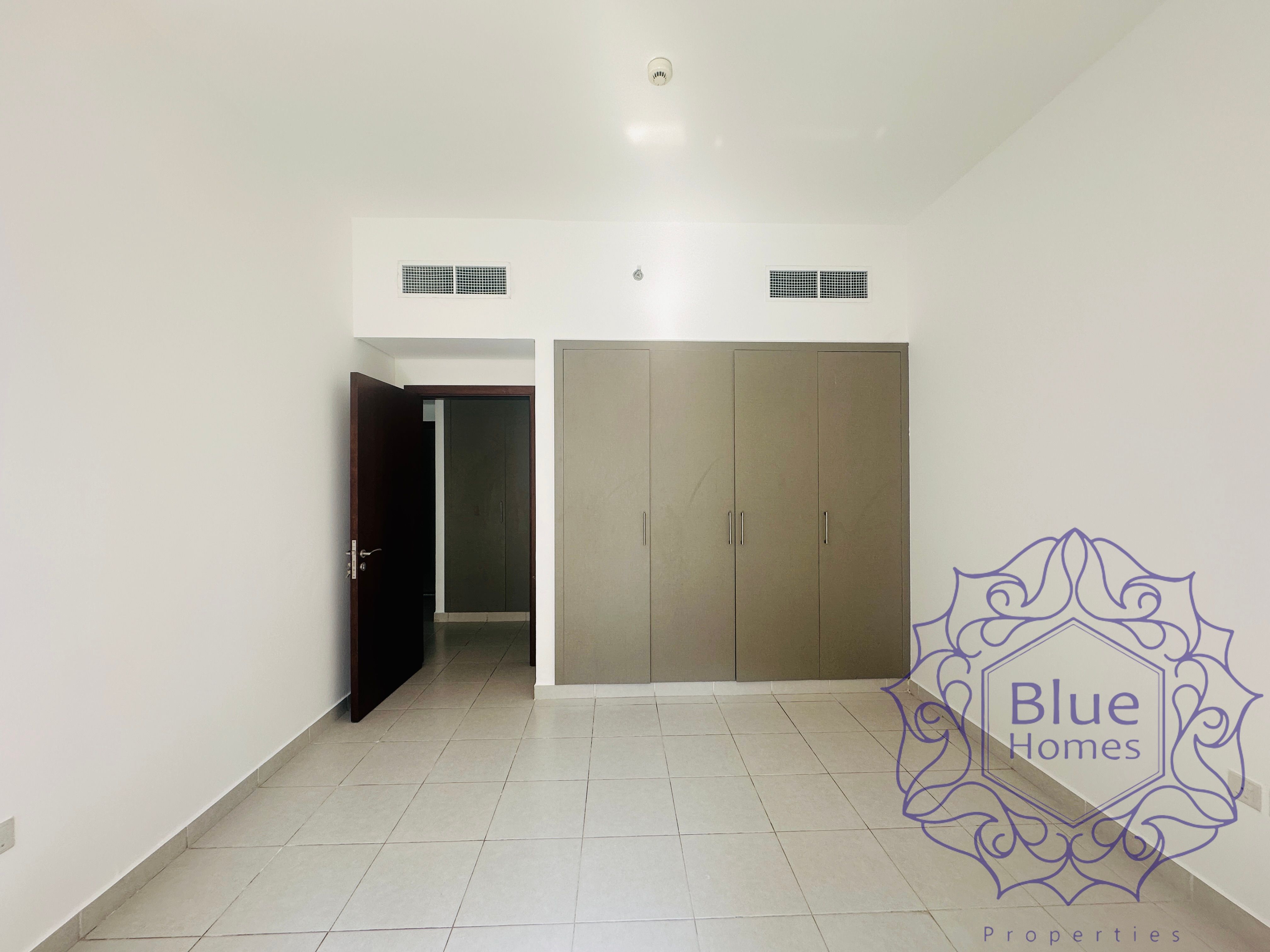 Spacious 2bhk with balcony and 3bath 106k near Burjuman metro